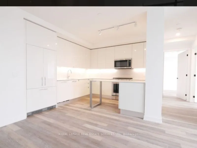 2118 Bloor Street W #801