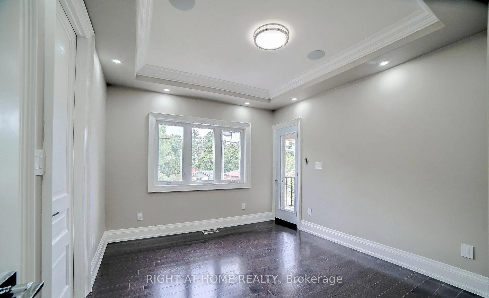 53 Eaglewood Boulevard