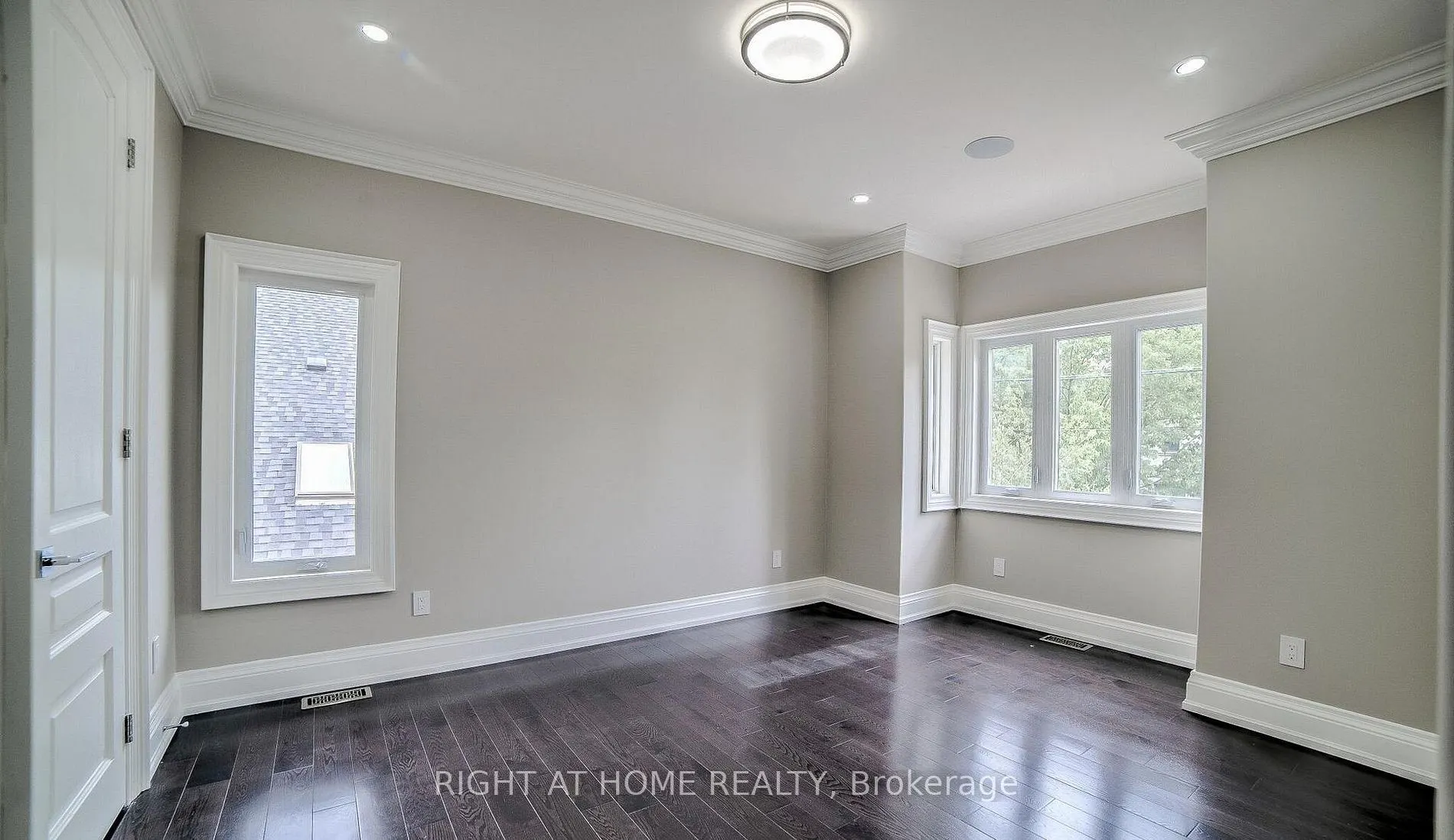 53 Eaglewood Boulevard