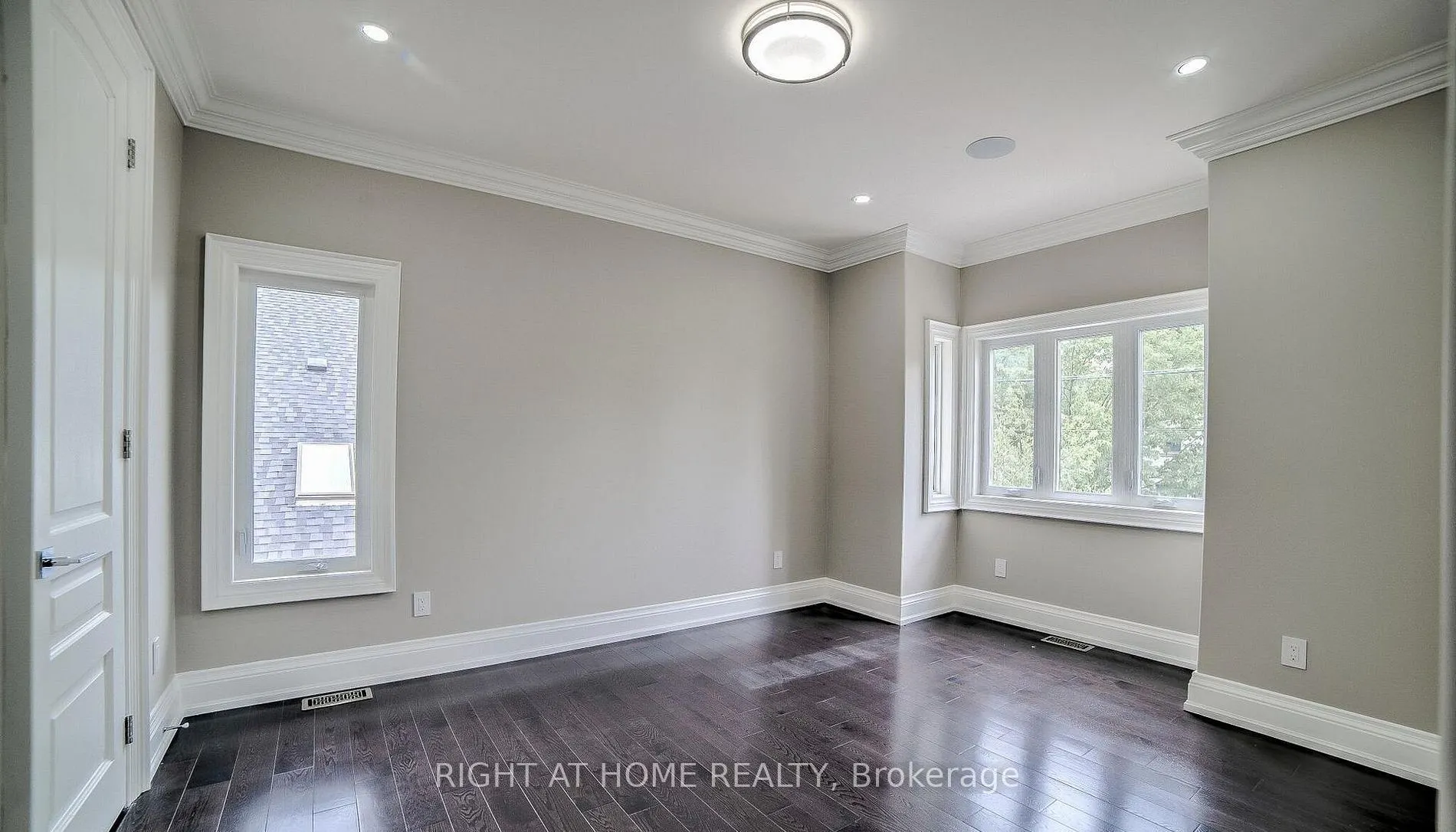53 Eaglewood Boulevard