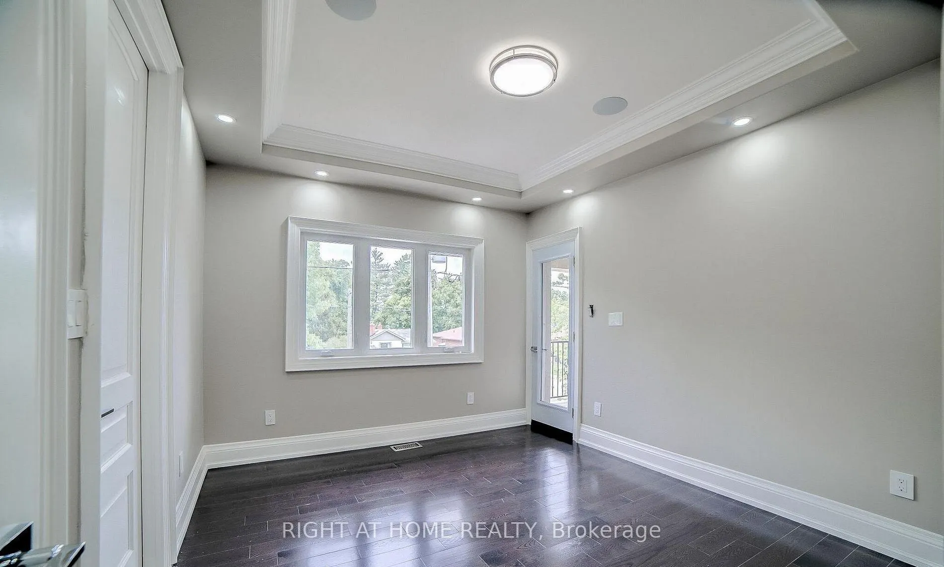 53 Eaglewood Boulevard