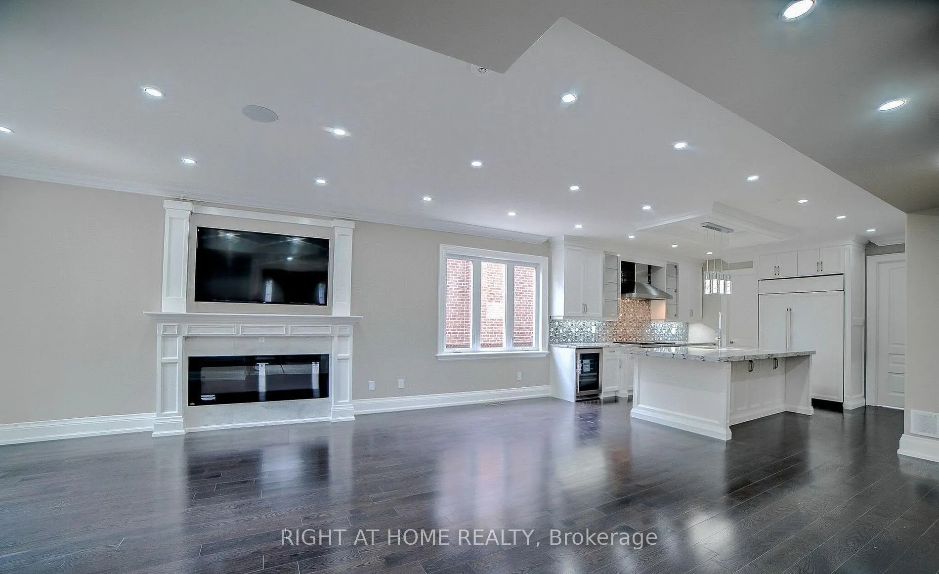 53 Eaglewood Boulevard