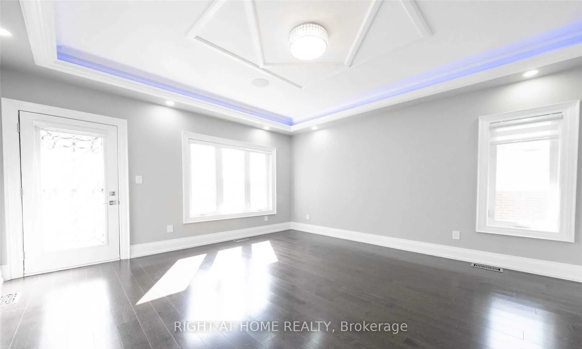 53 Eaglewood Boulevard