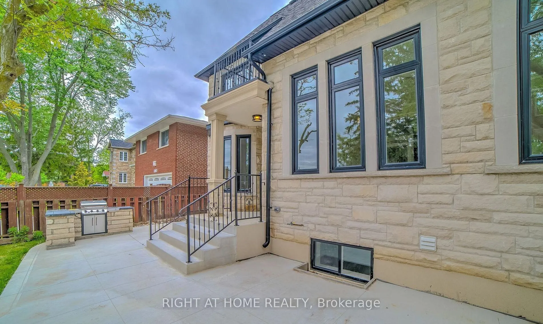 53 Eaglewood Boulevard