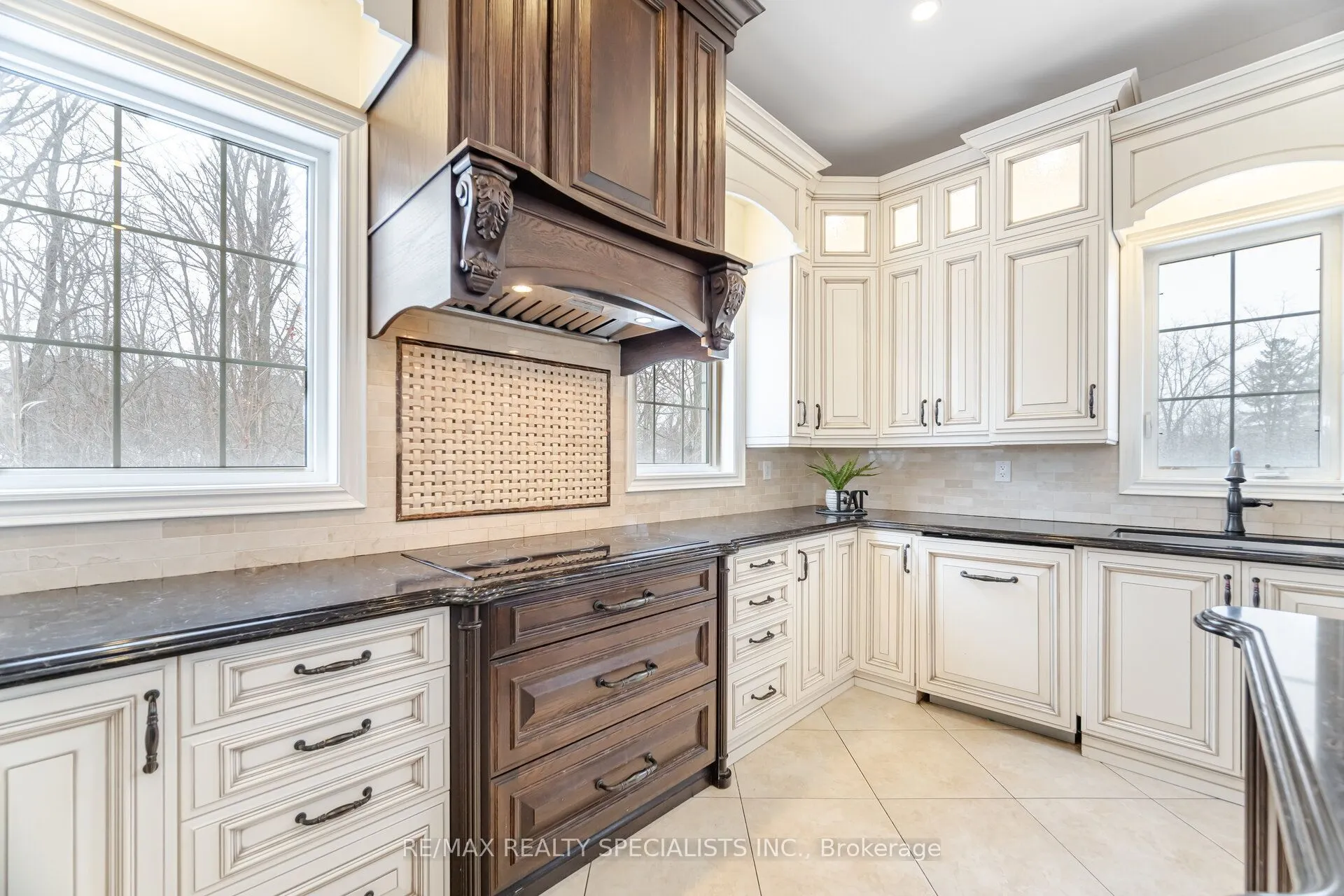 54 Berkwood Hollow Court