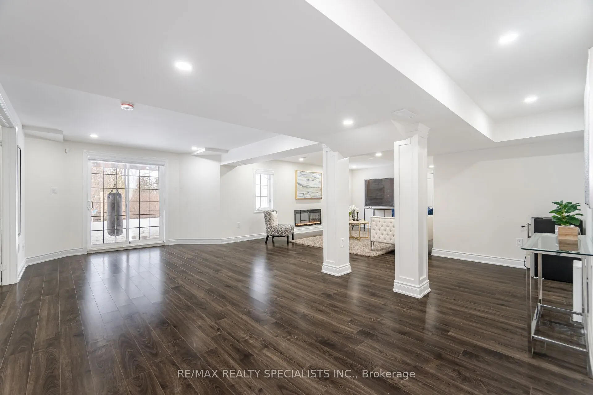 54 Berkwood Hollow Court
