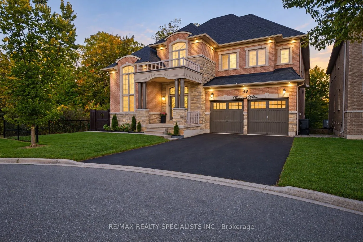 54 Berkwood Hollow Court