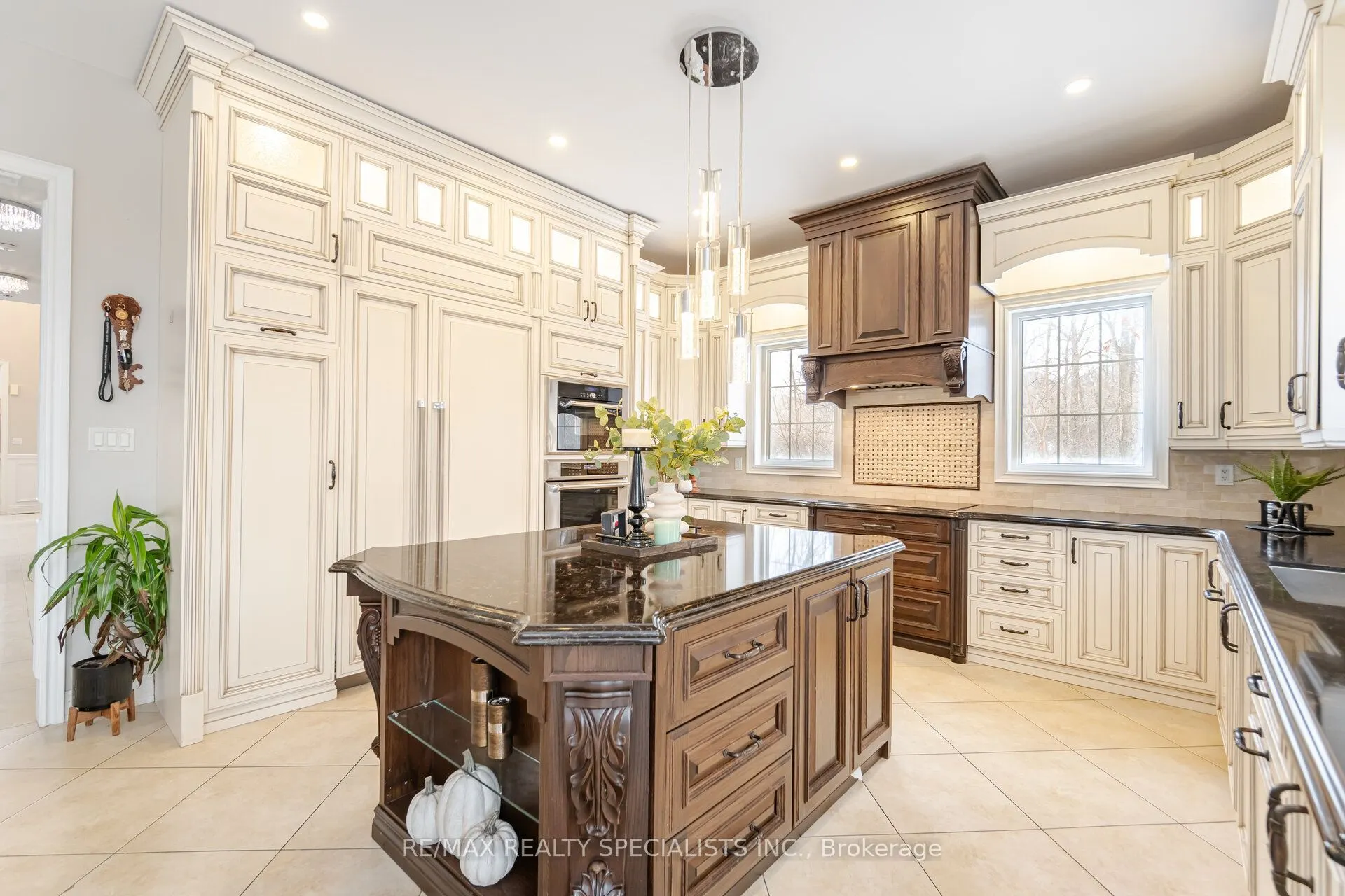 54 Berkwood Hollow Court