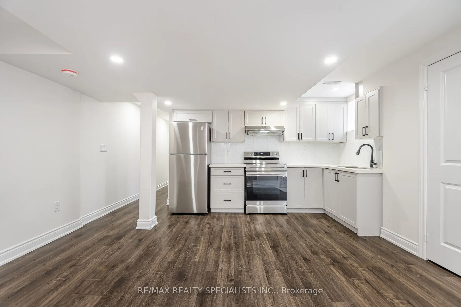 54 Berkwood Hollow Court