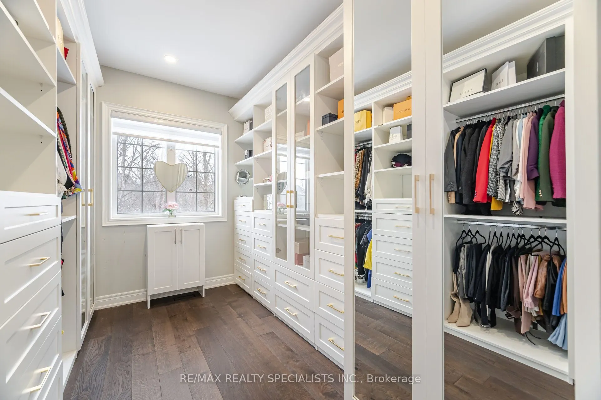 54 Berkwood Hollow Court