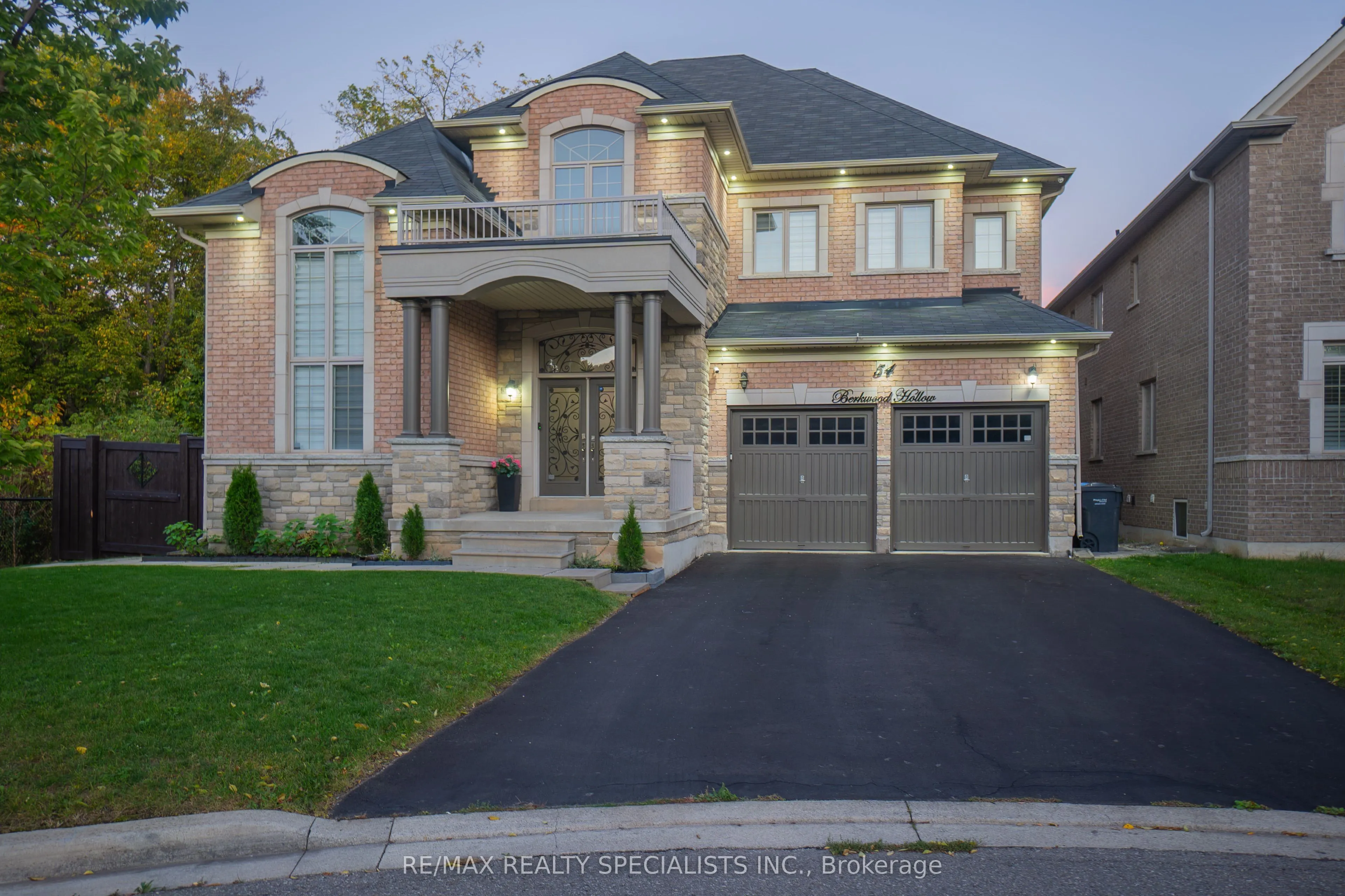 54 Berkwood Hollow Court