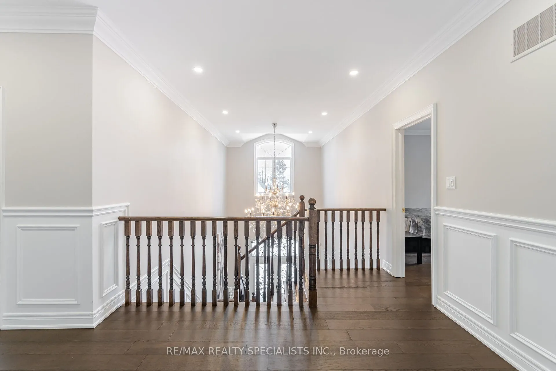 54 Berkwood Hollow Court