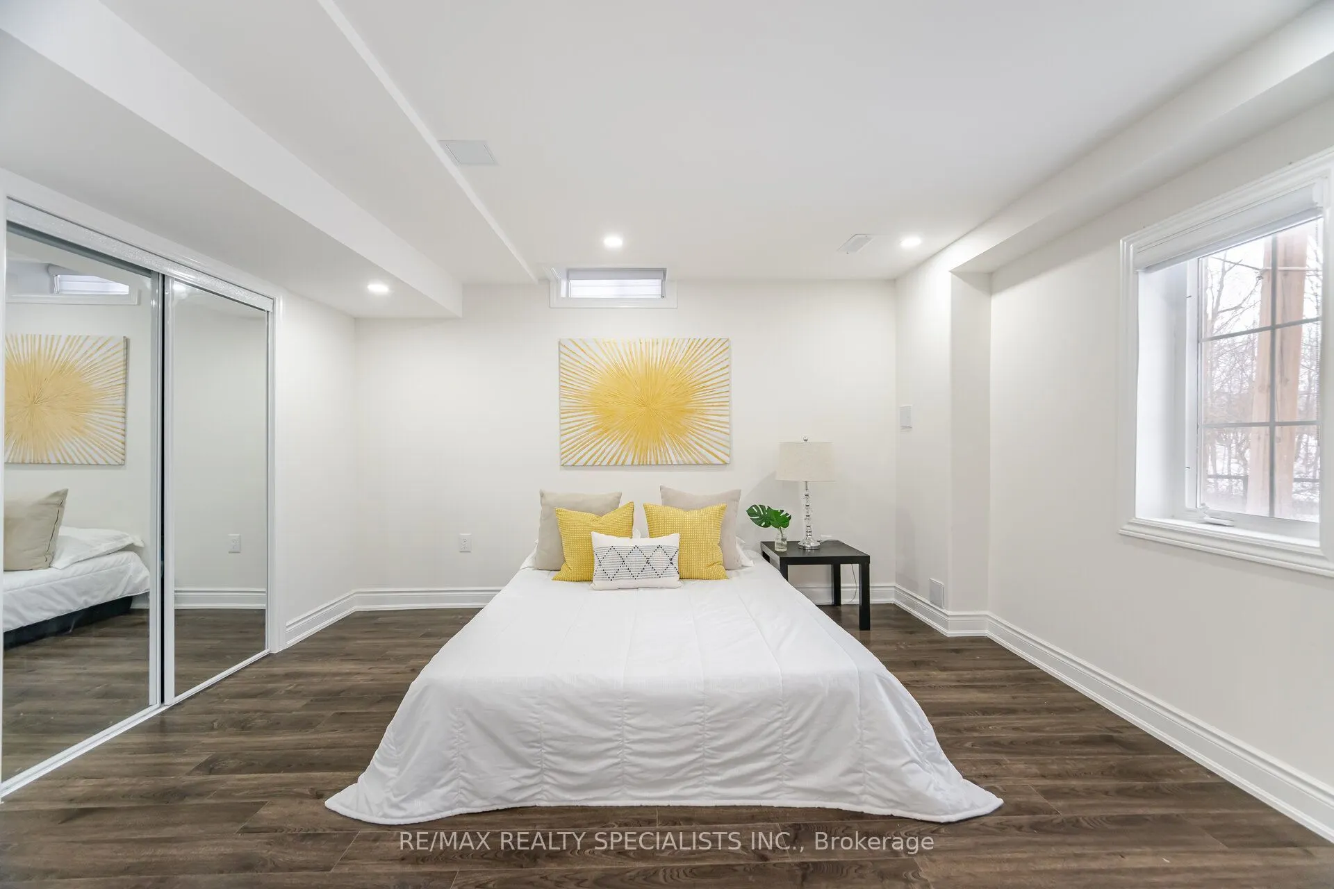 54 Berkwood Hollow Court