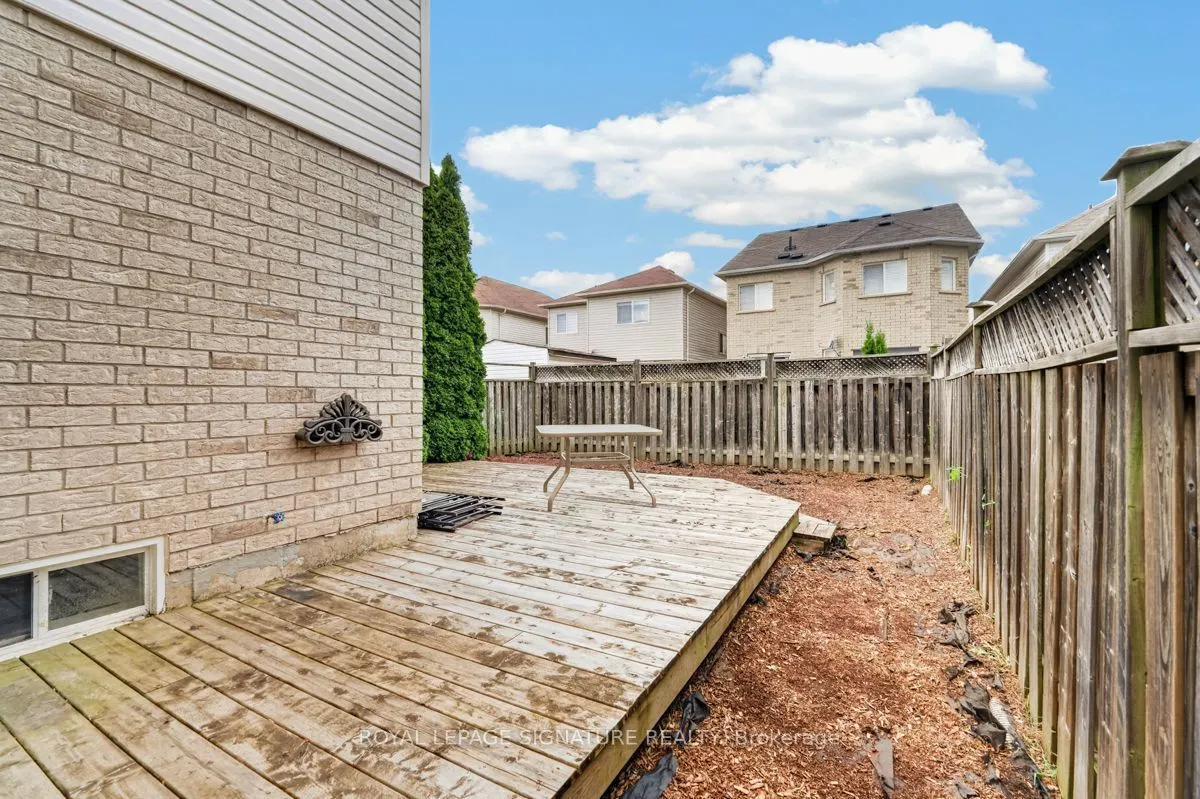 19 Mossgrove Crescent