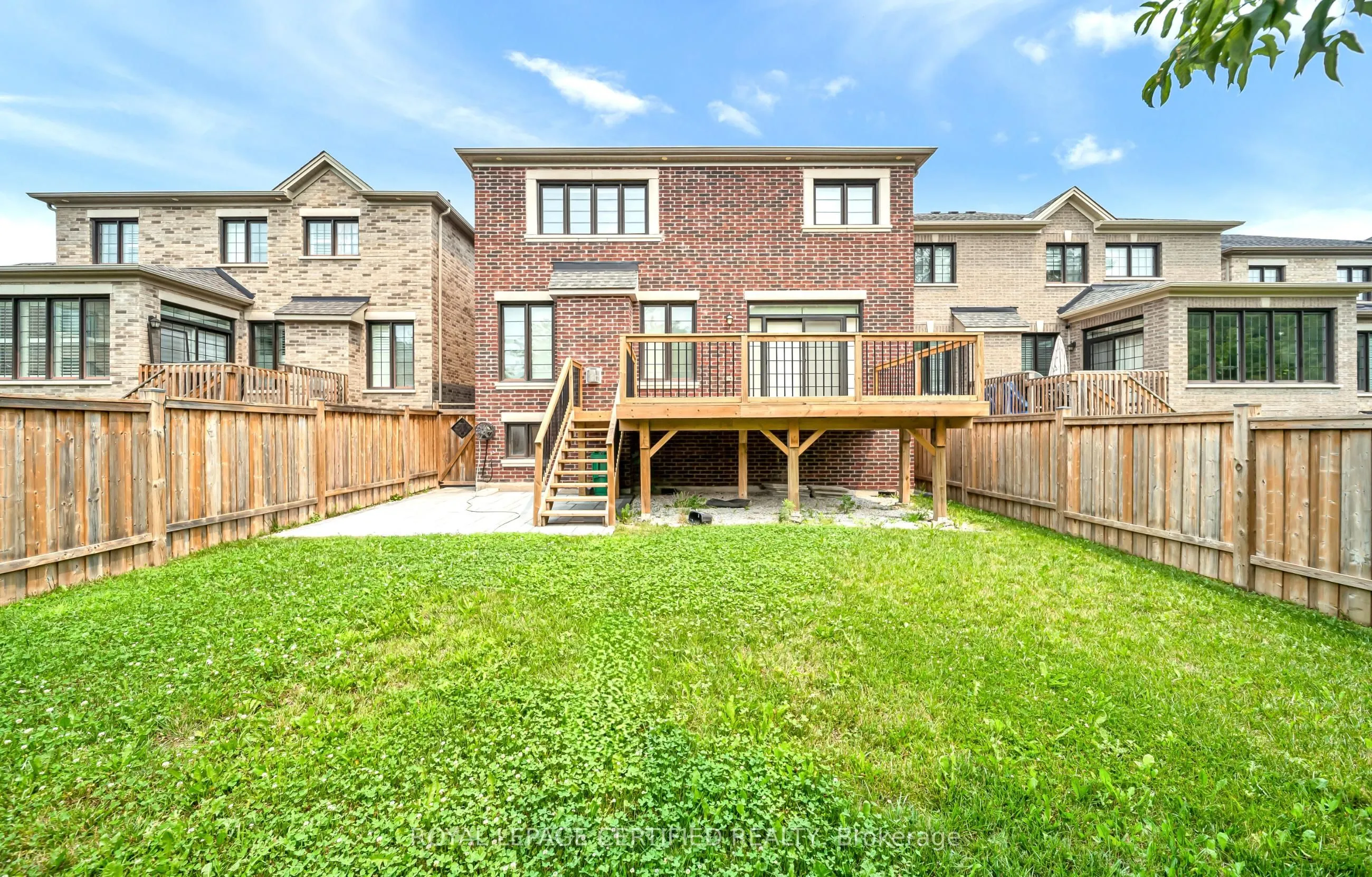 18 Vineyard Drive