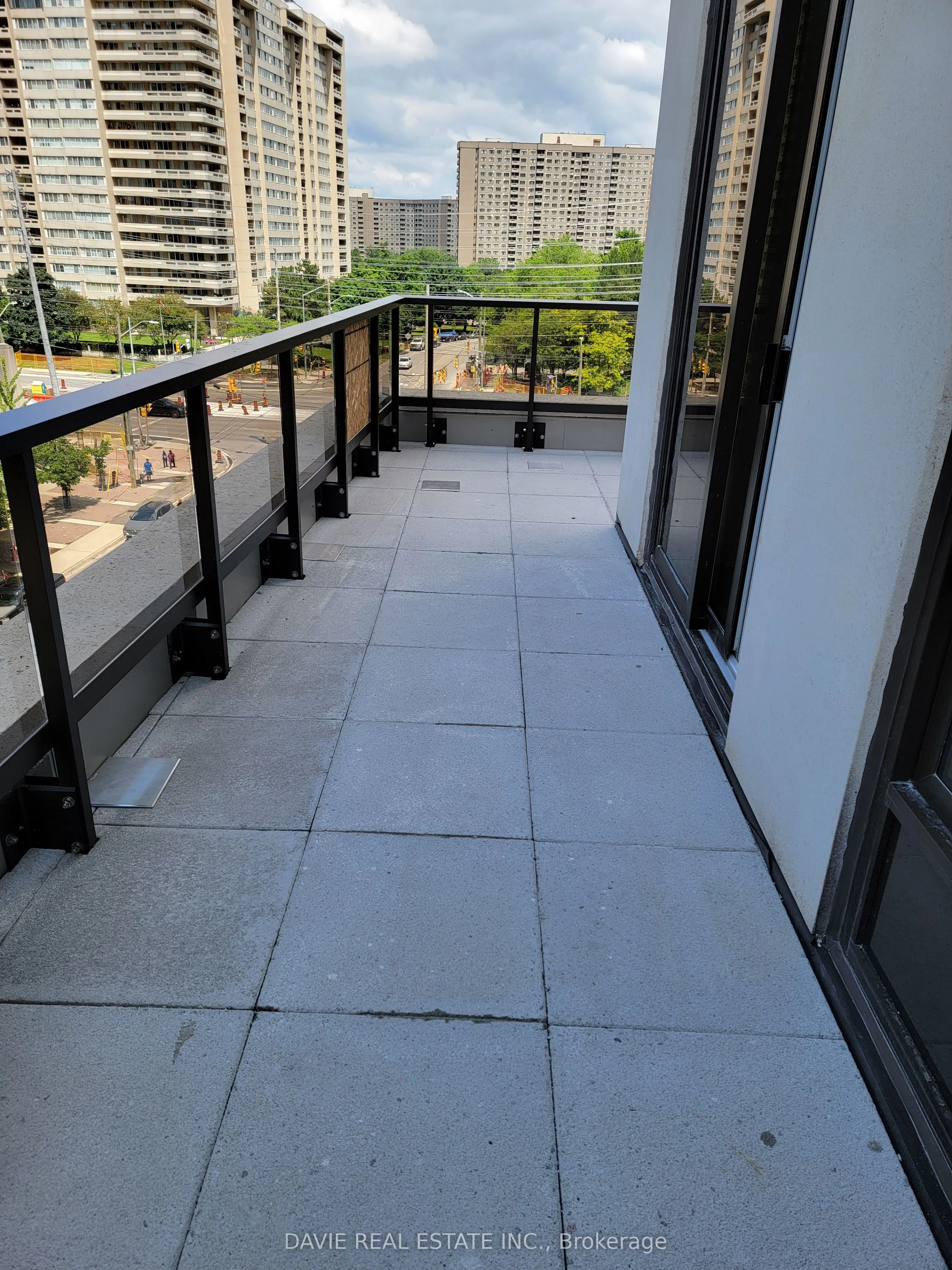 30 Elm Drive W #401