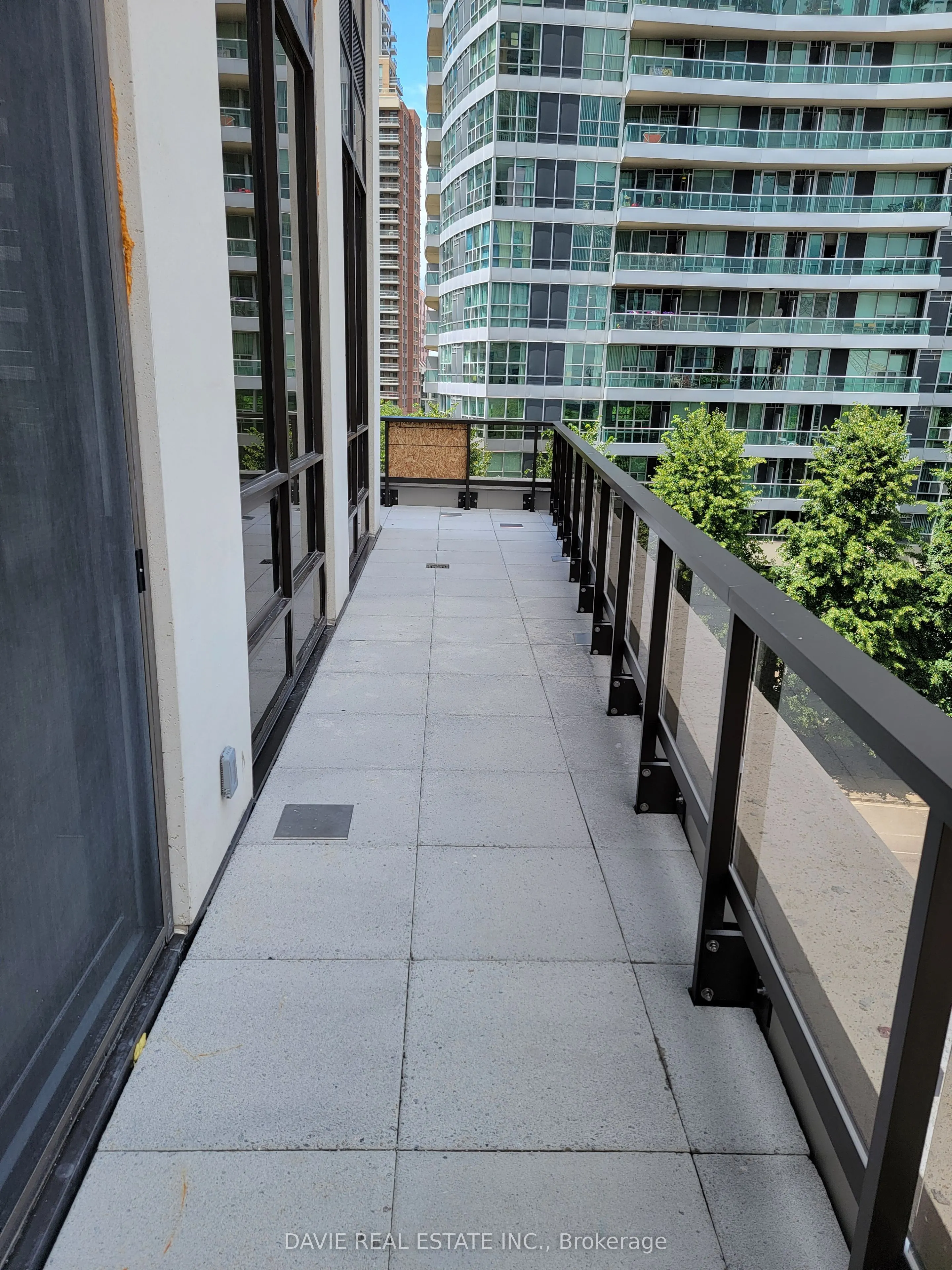 30 Elm Drive W #401