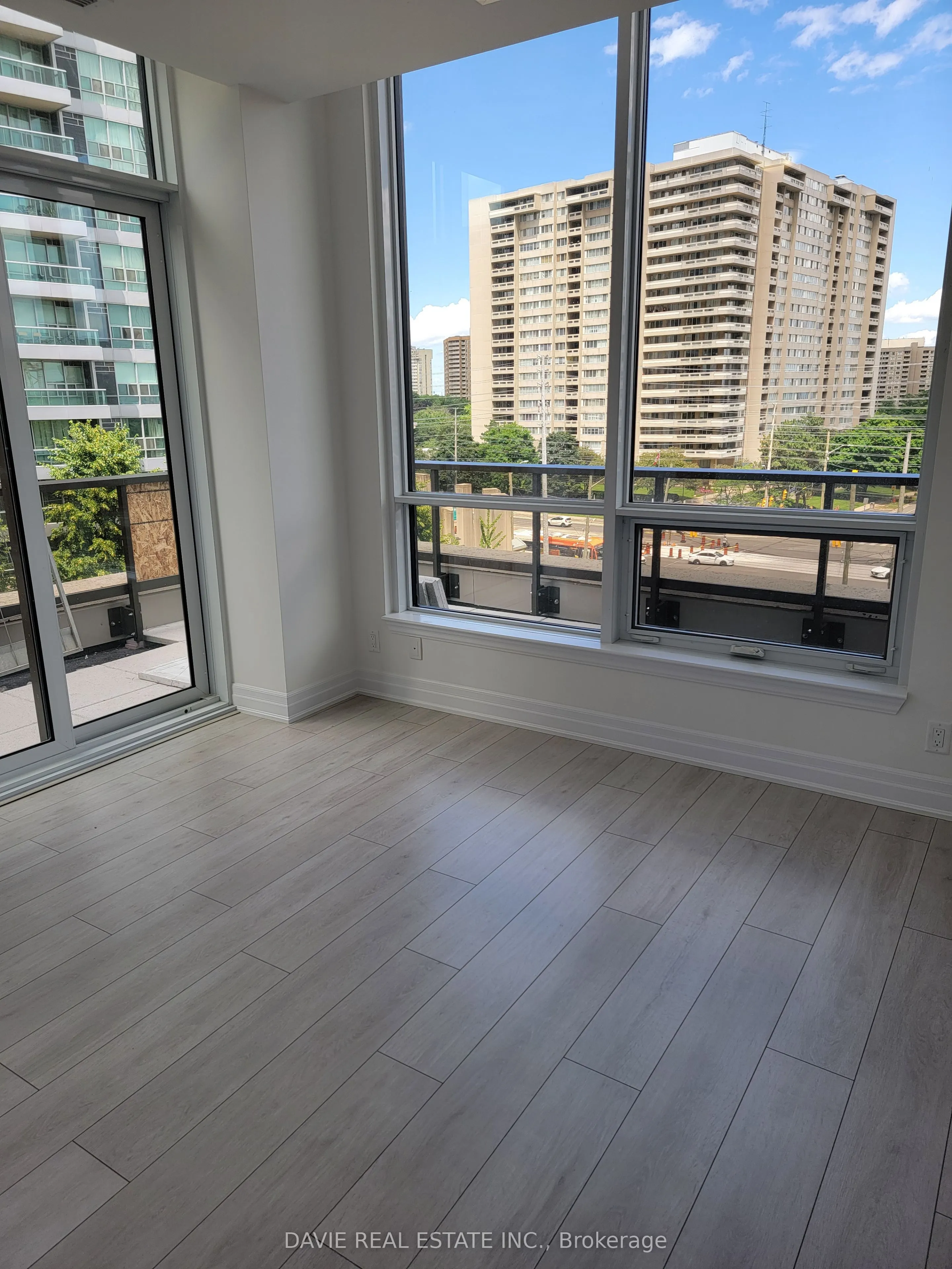 30 Elm Drive W #401