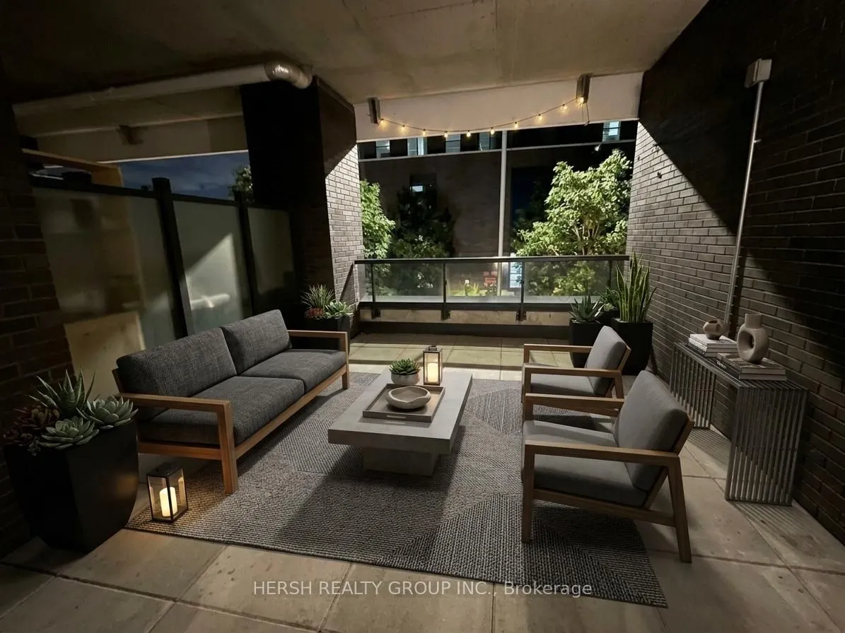 26 gibbs Road #202