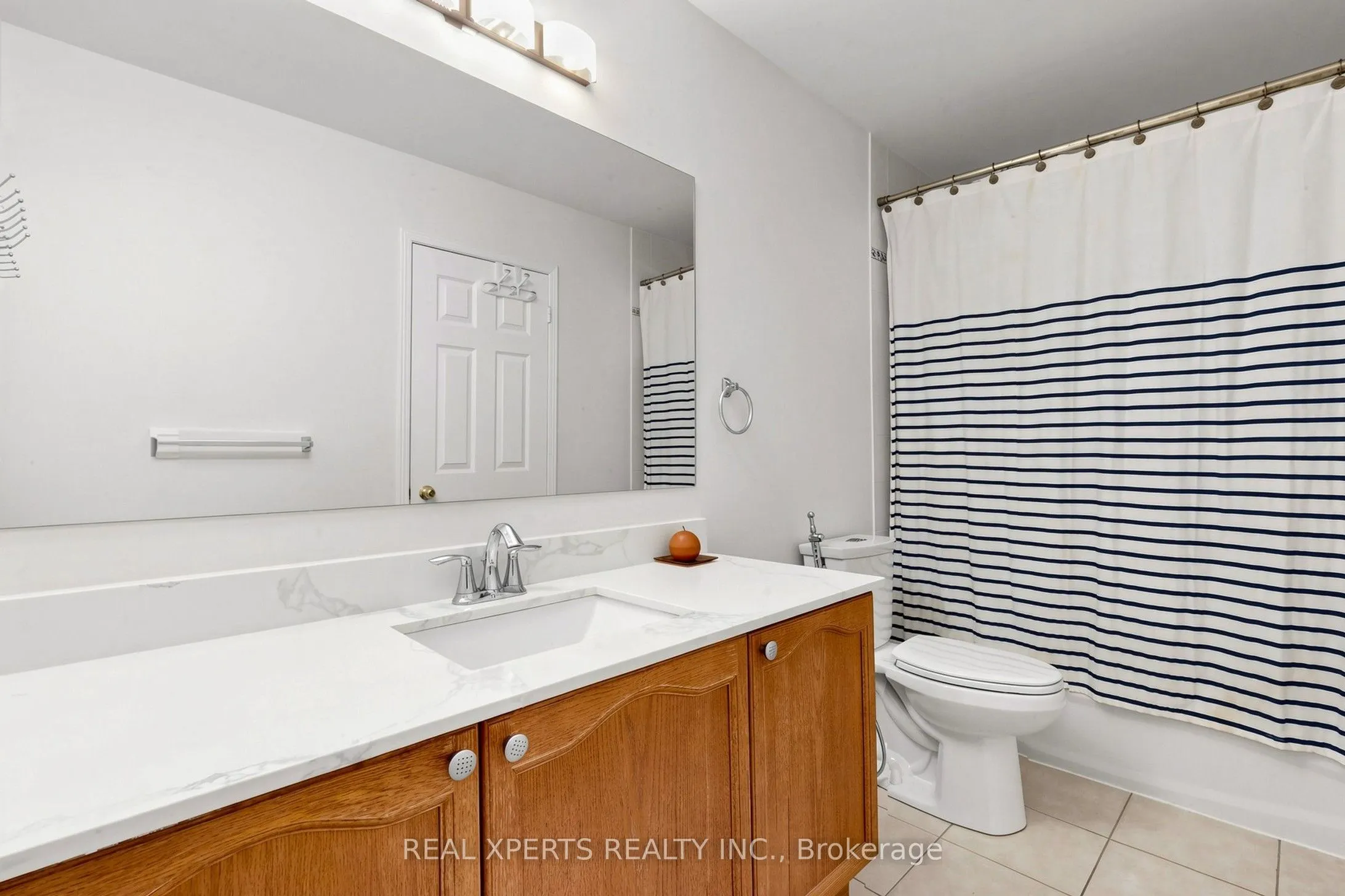 5862 YACHTSMAN Crossing