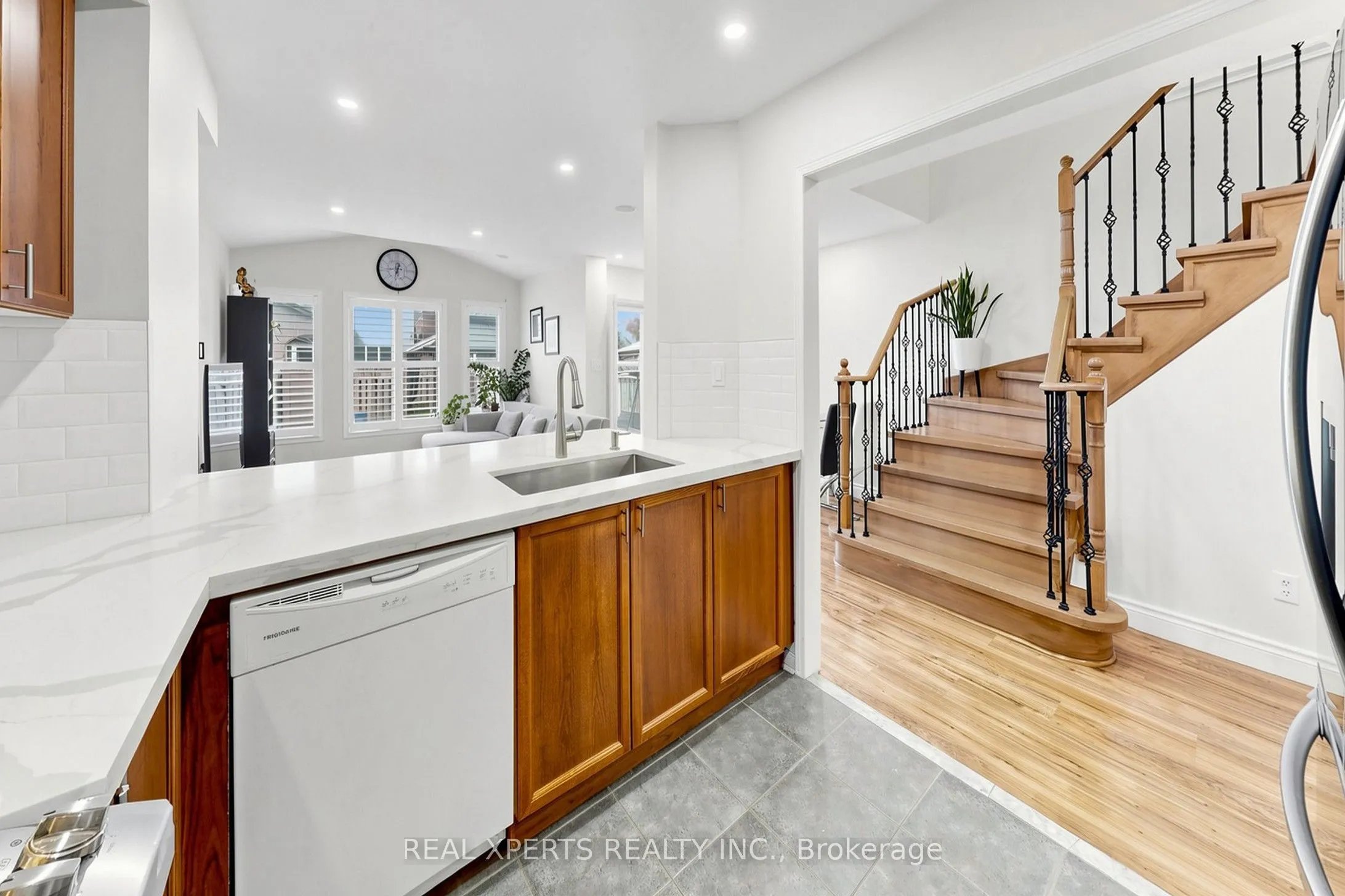5862 YACHTSMAN Crossing