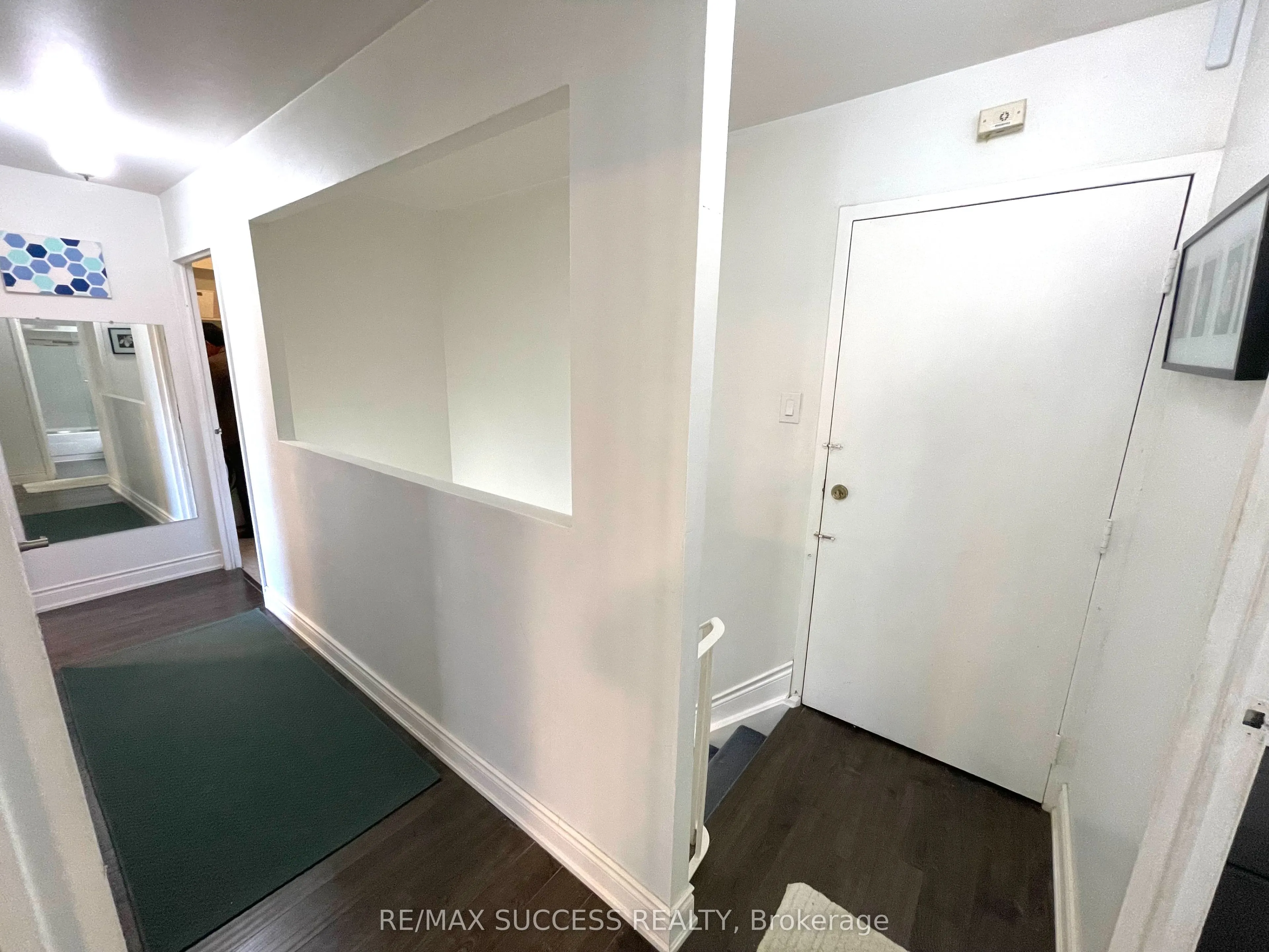 2095 Roche Court #203