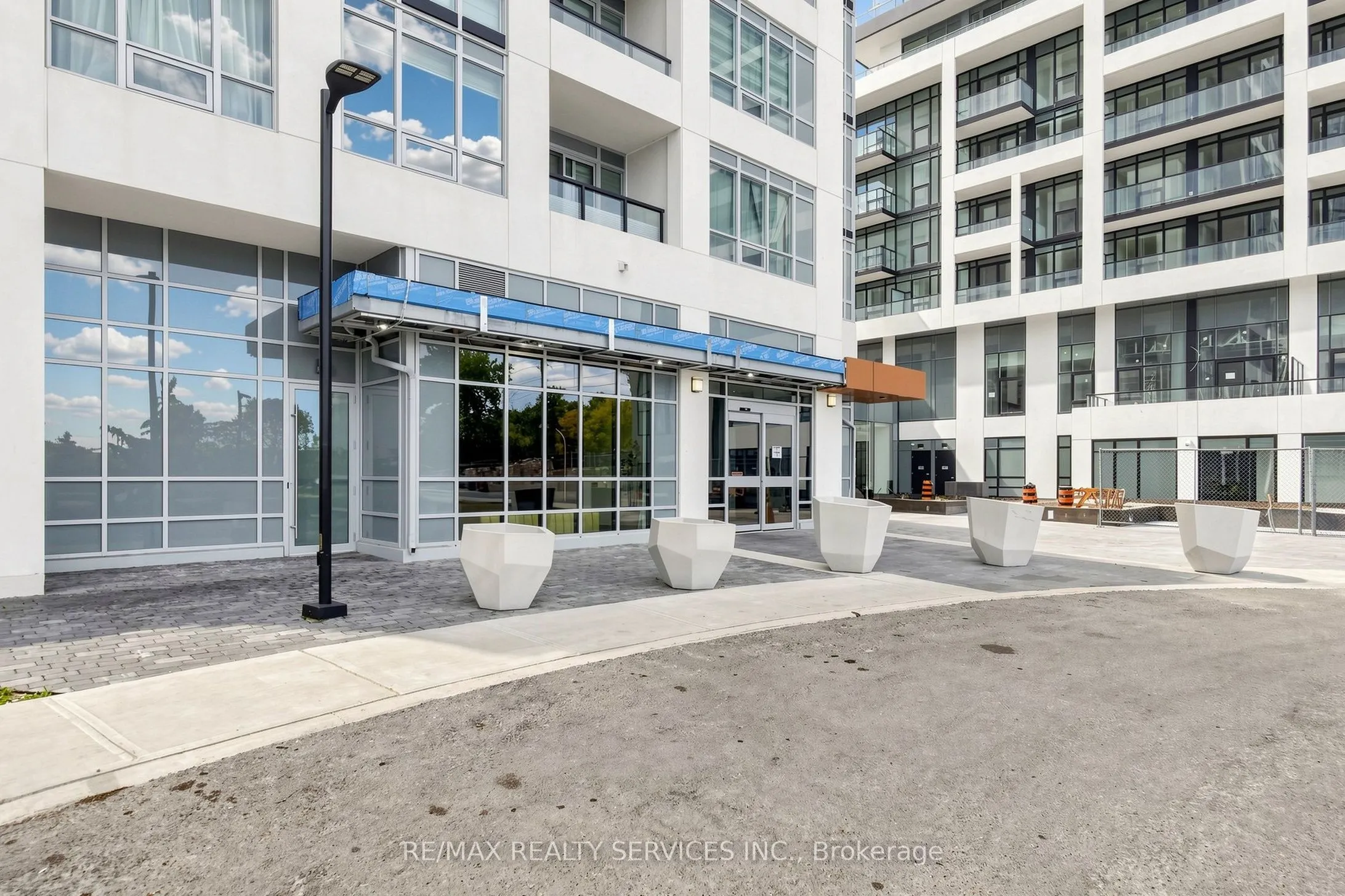 209 Steeles Avenue W #2904