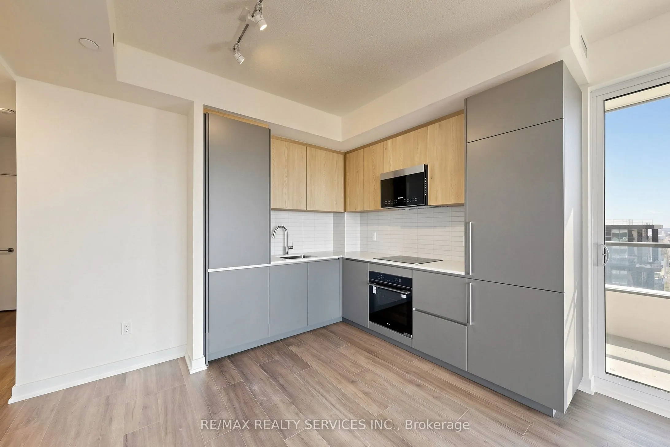 209 Steeles Avenue W #2904