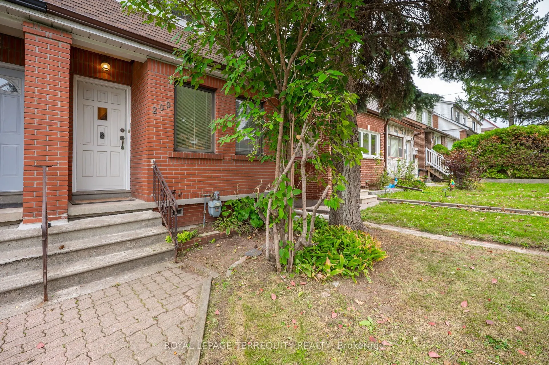 209 Caledonia Road