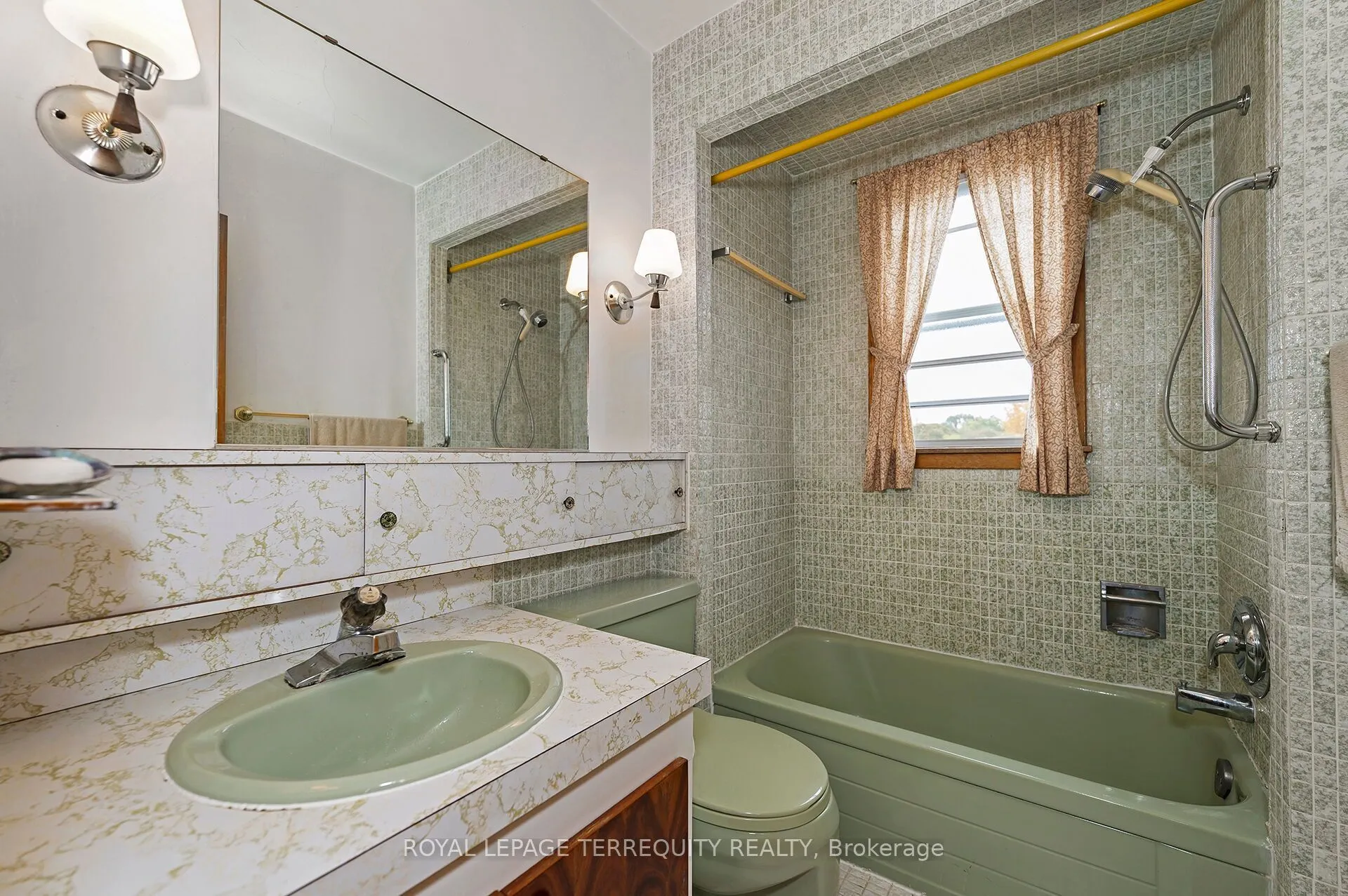 209 Caledonia Road