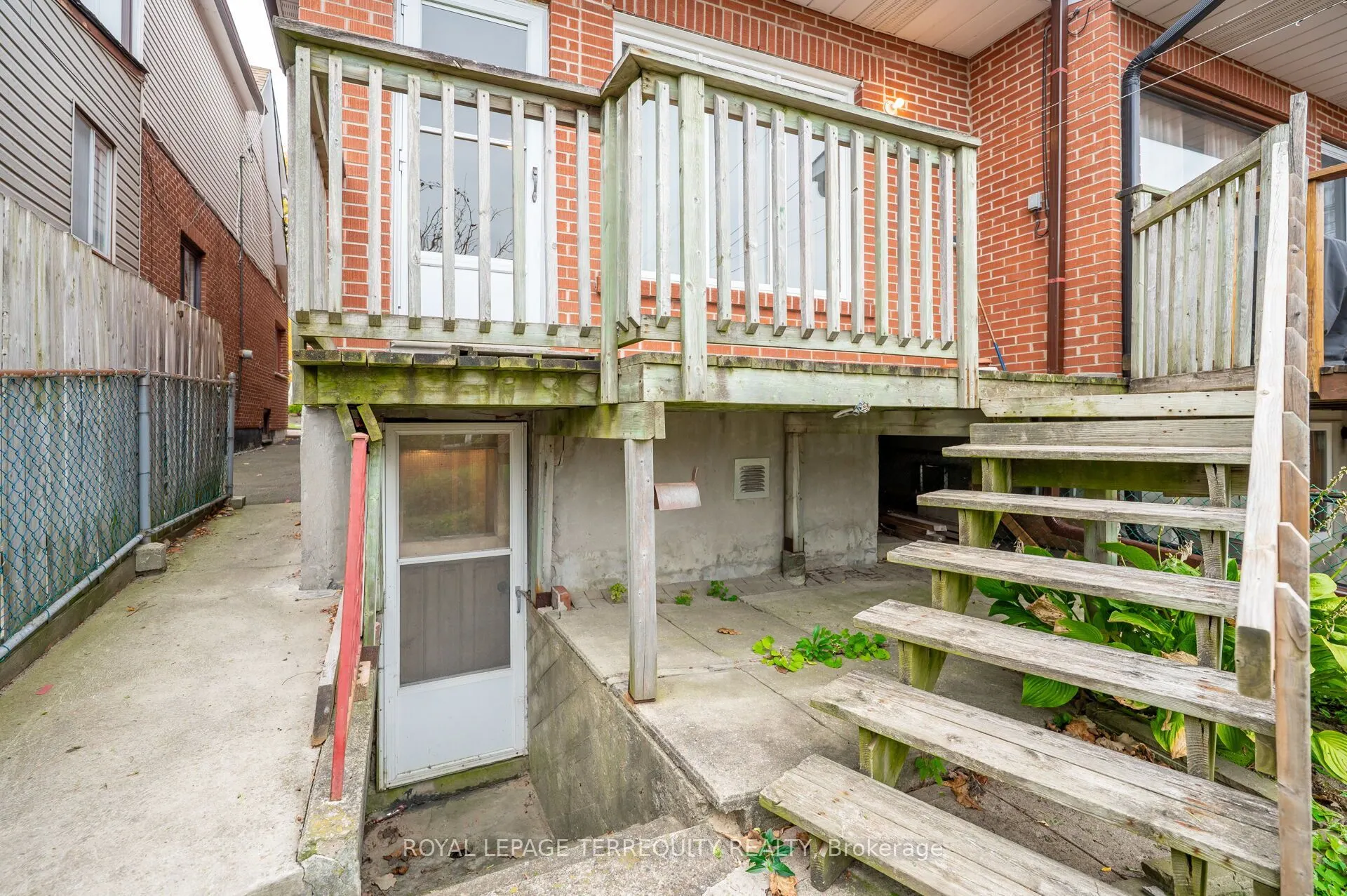 209 Caledonia Road