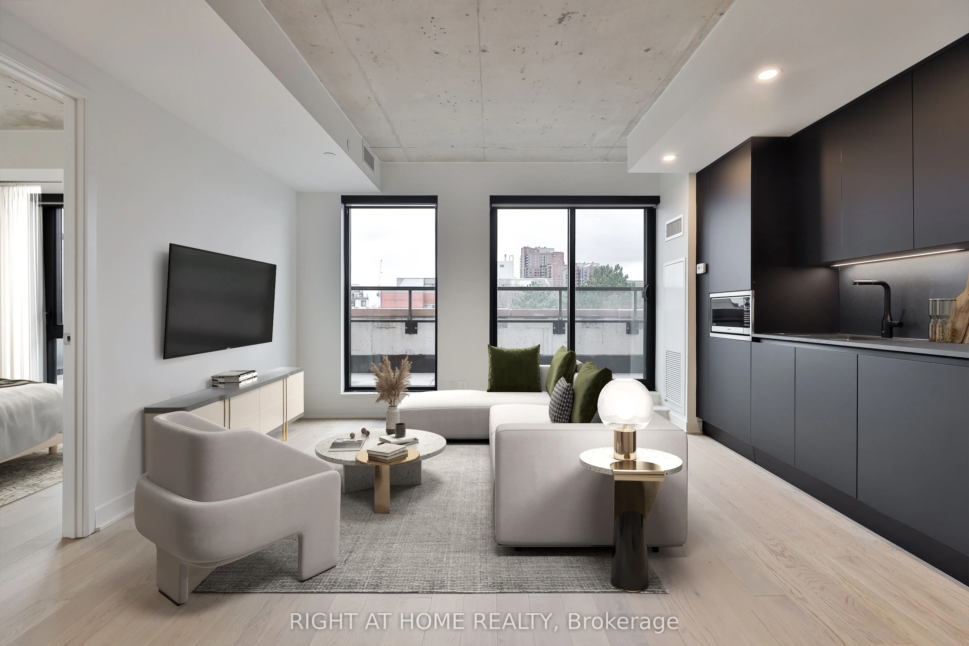 2720 Dundas Street W #409