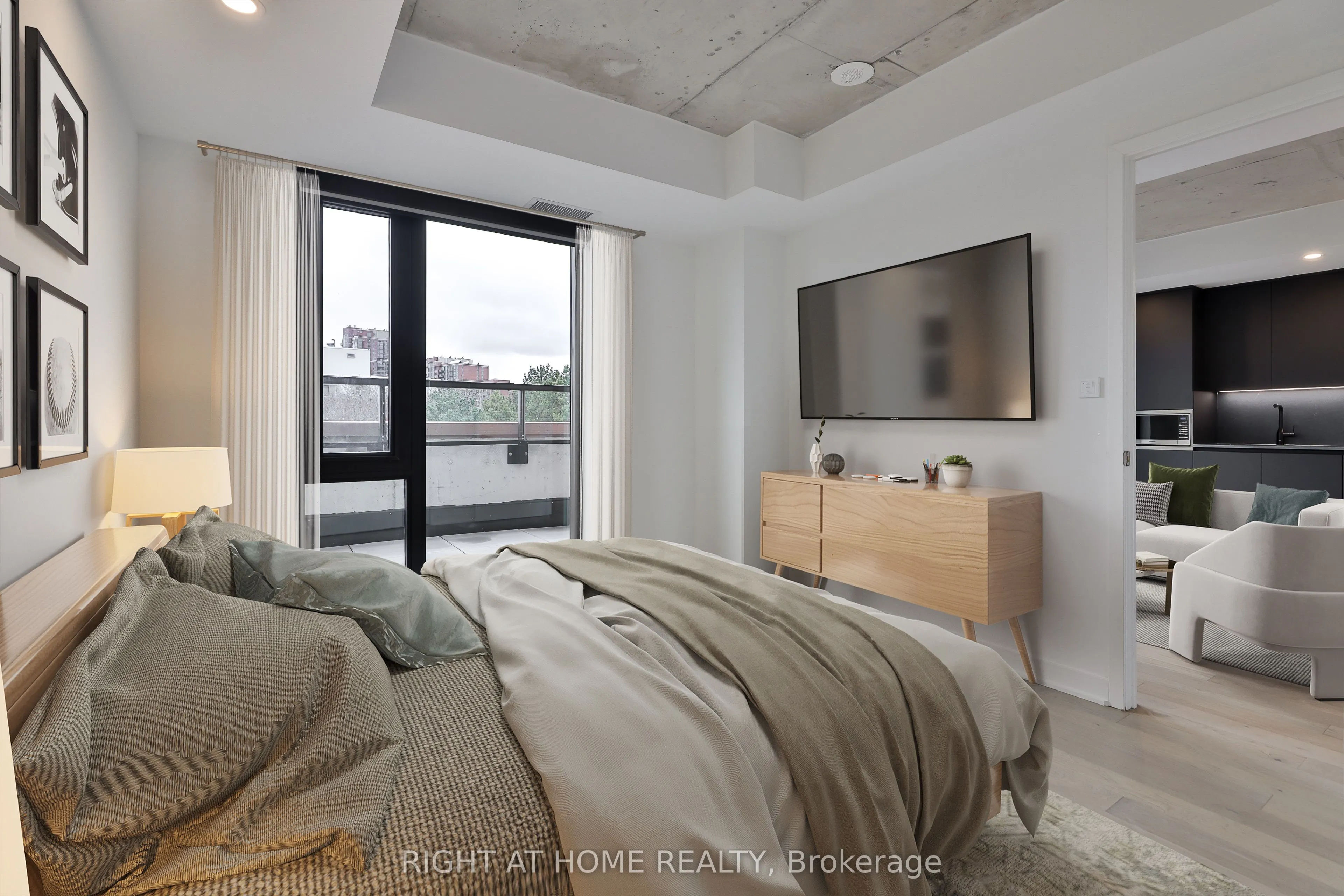 2720 Dundas Street W #409