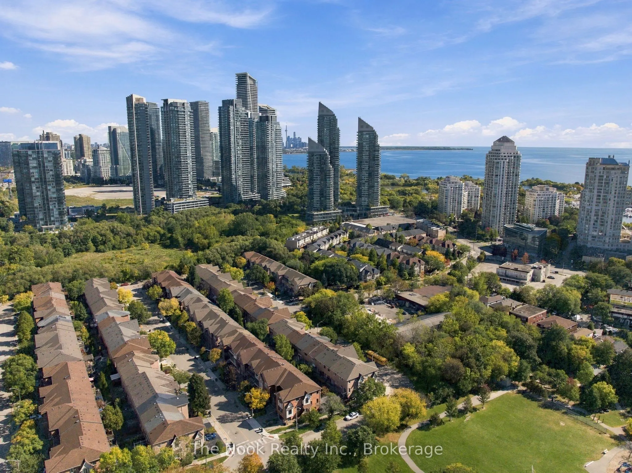 32 Harbourview Crescent