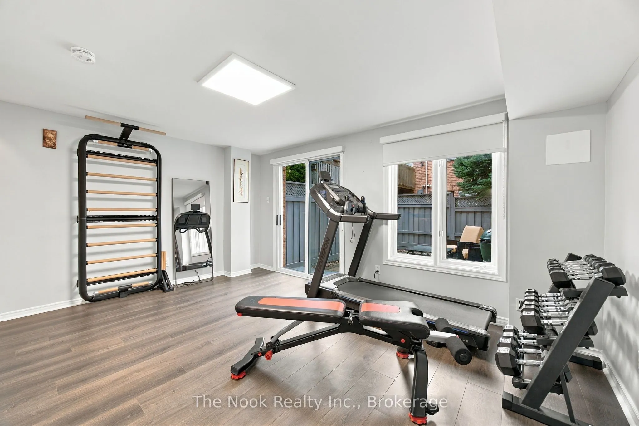 32 Harbourview Crescent