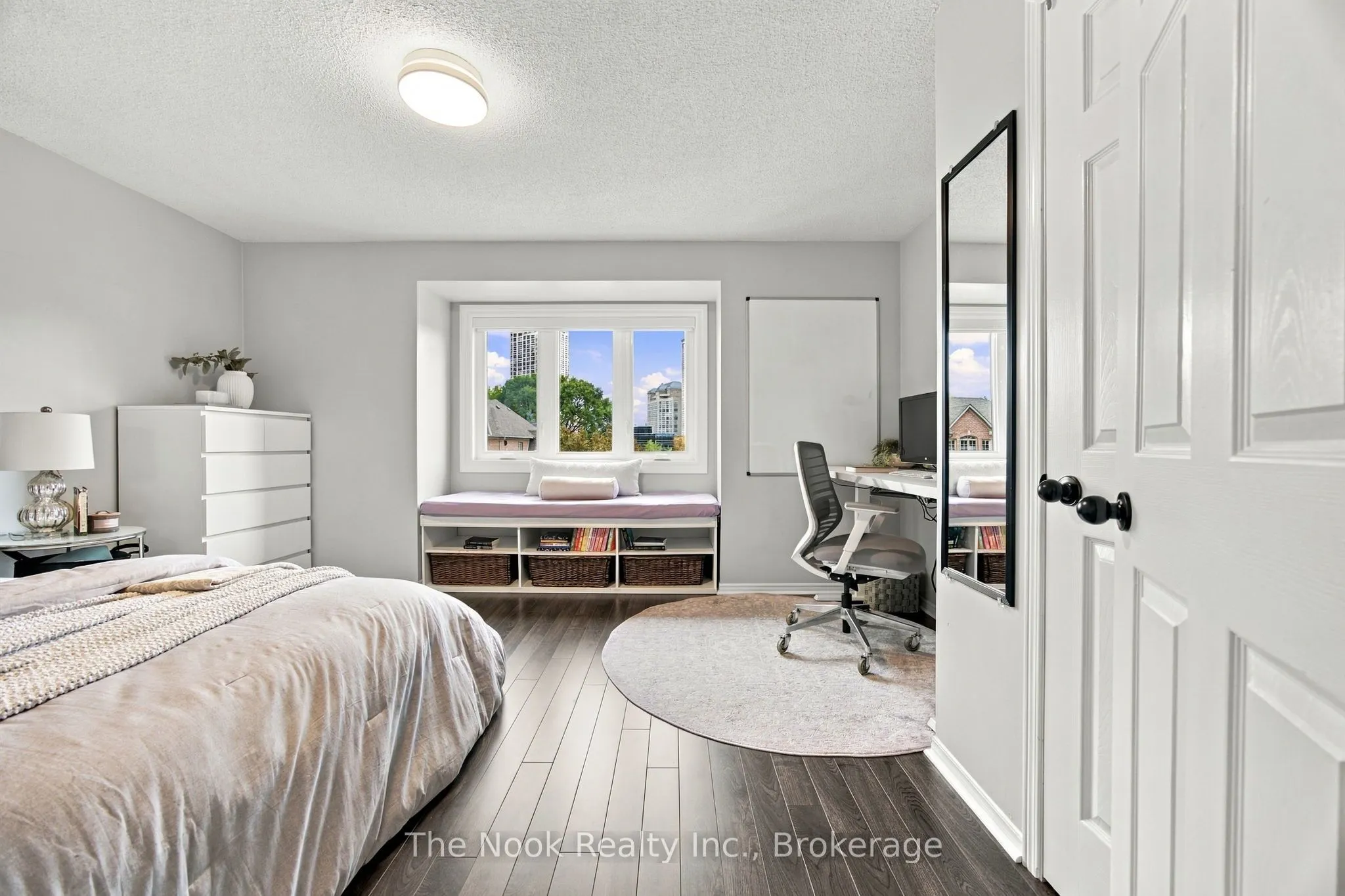 32 Harbourview Crescent