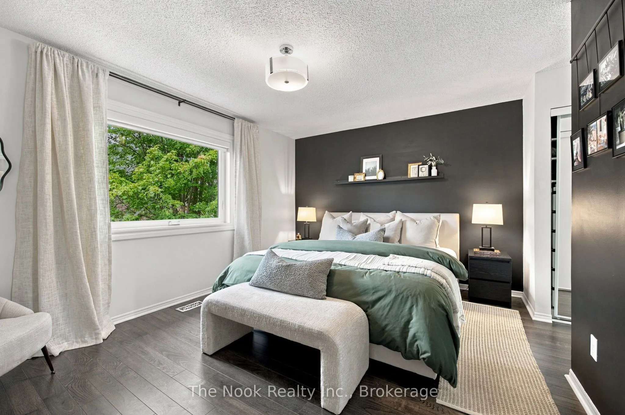 32 Harbourview Crescent
