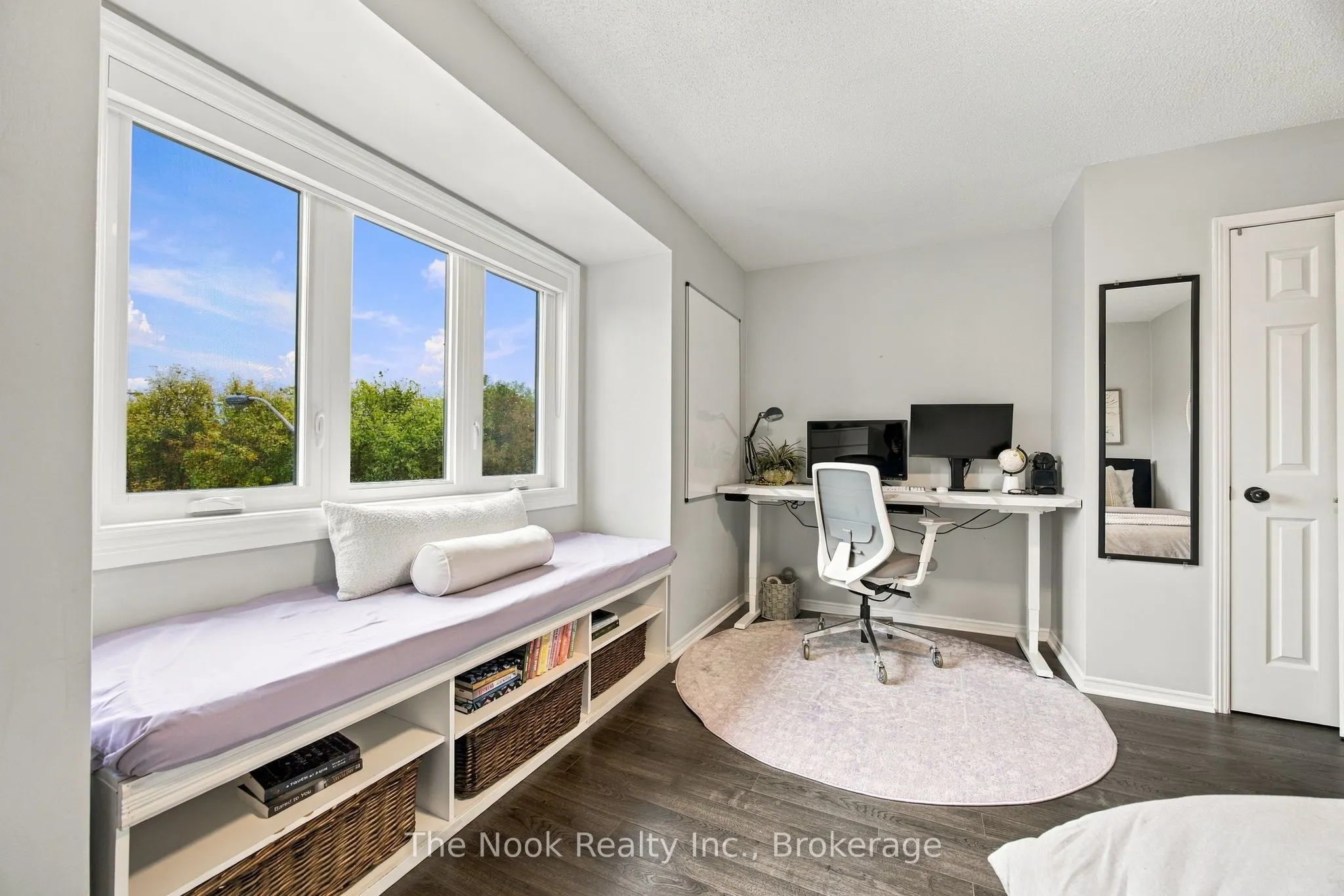 32 Harbourview Crescent