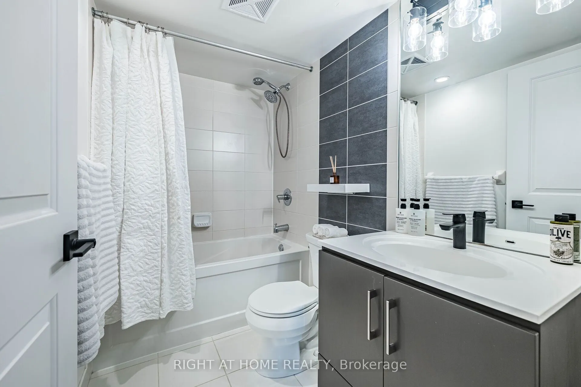 205 Sherway Gardens Road #1211