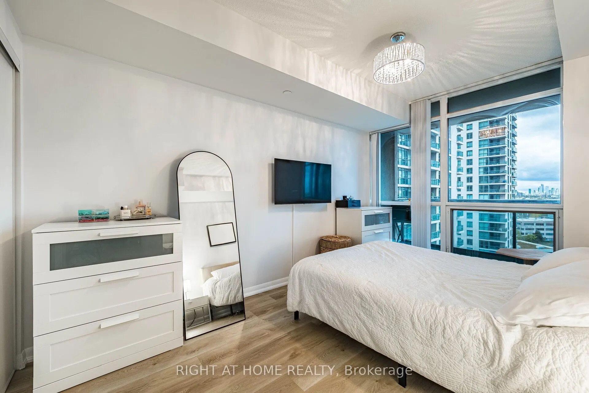 205 Sherway Gardens Road #1211