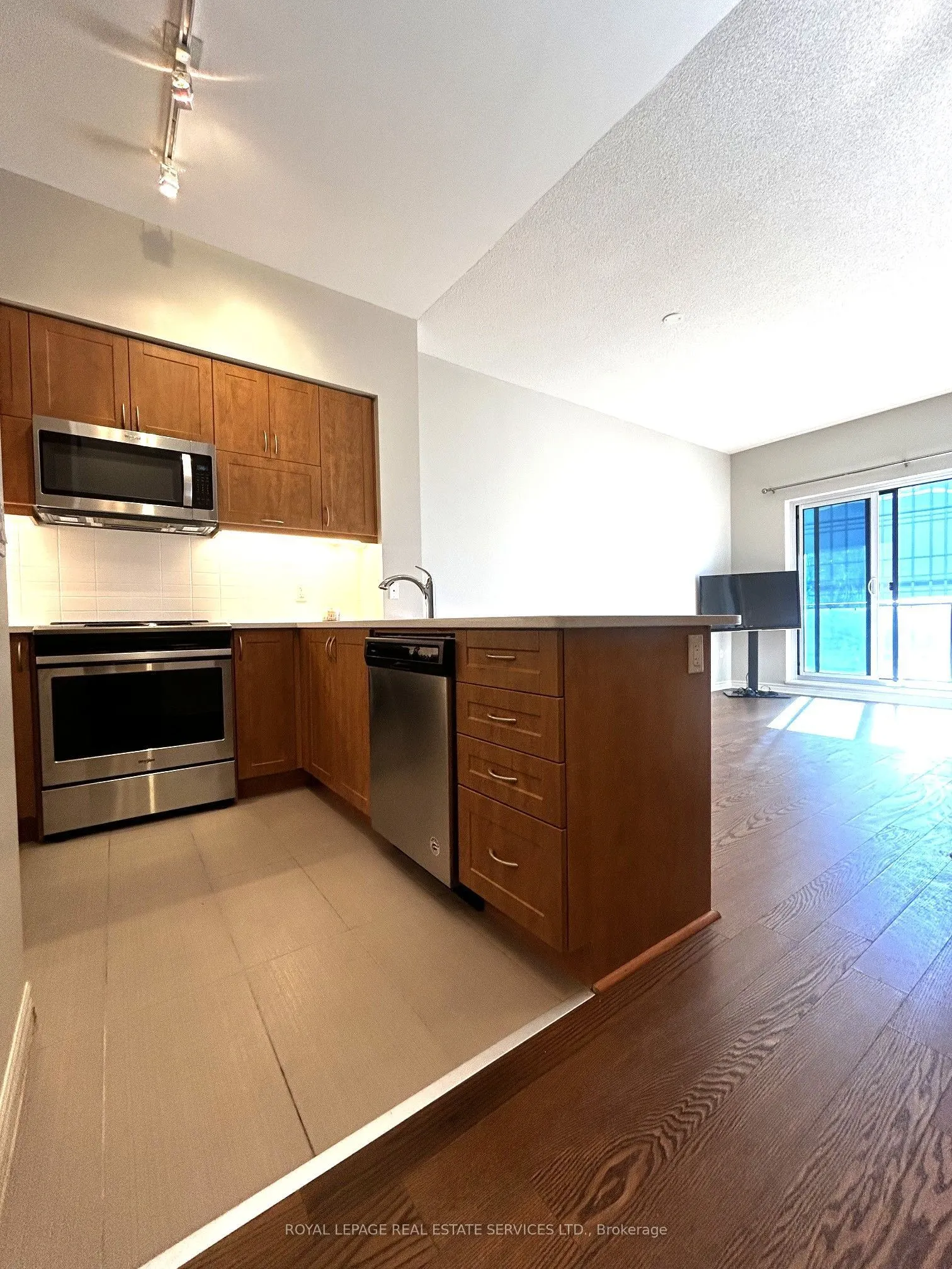 39 Annie Craig Drive #1702