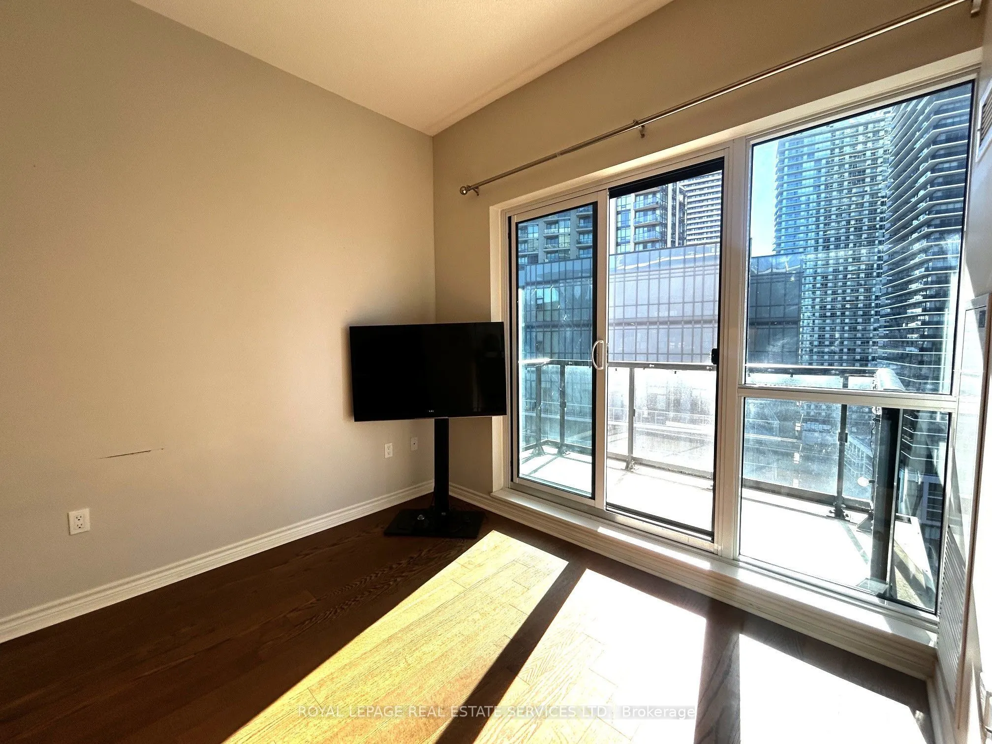 39 Annie Craig Drive #1702