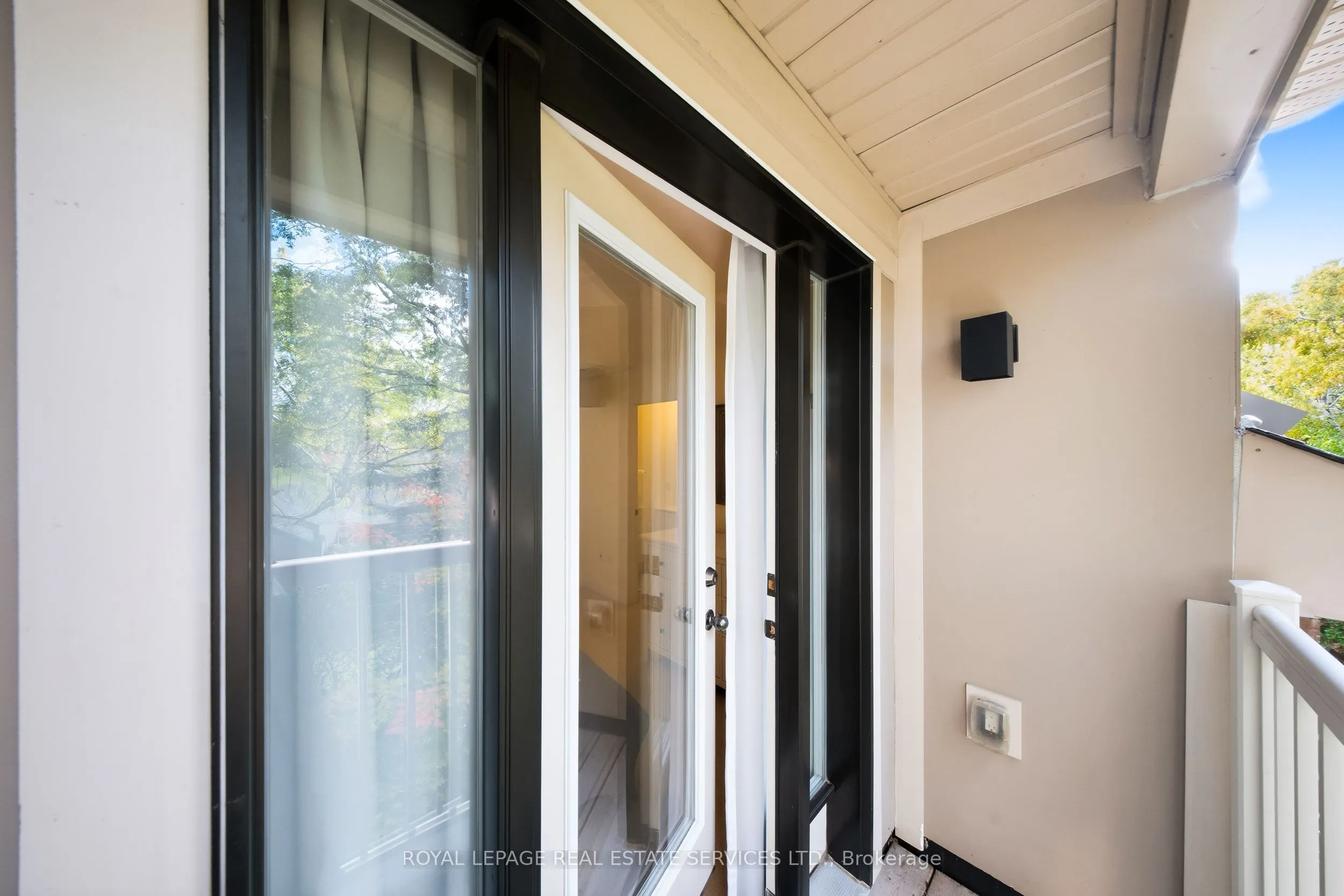 1233 Azinger Lane