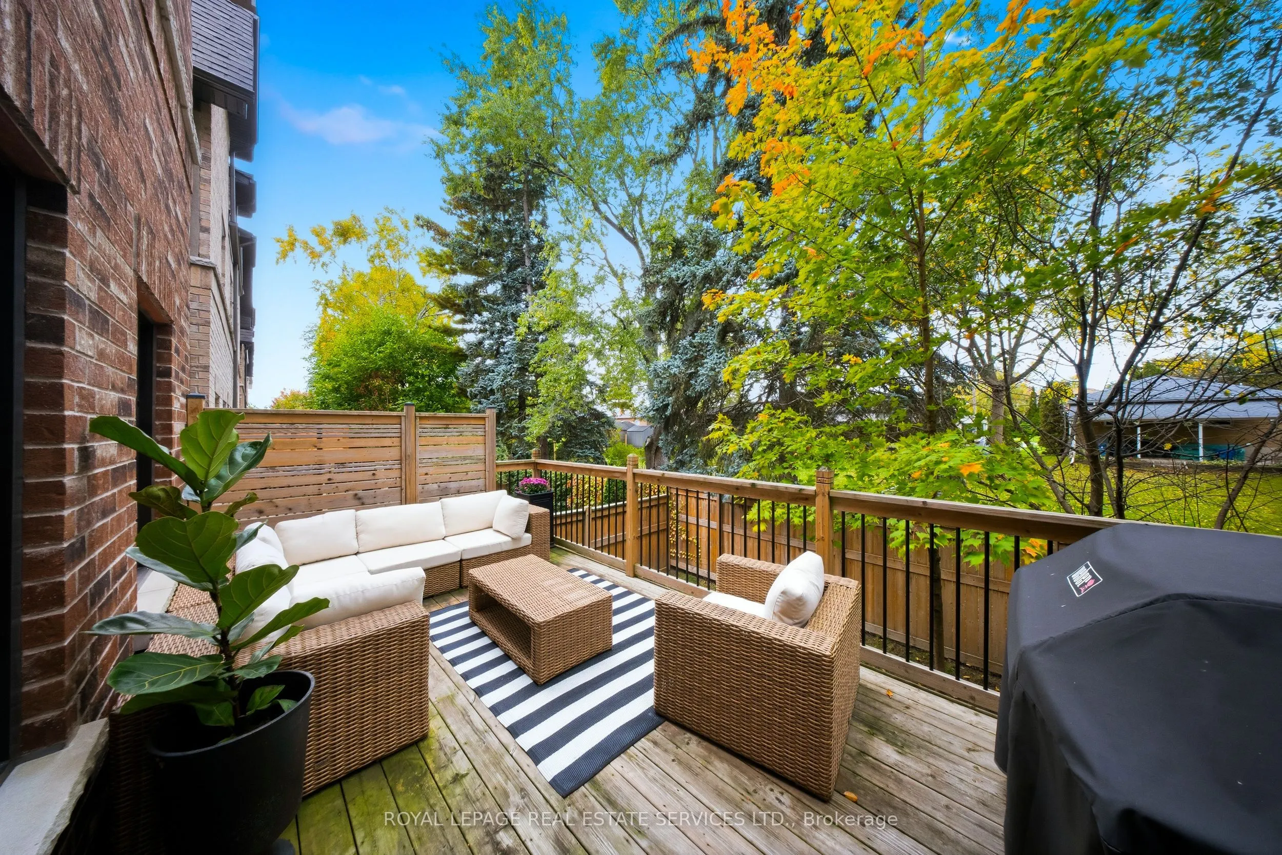 1233 Azinger Lane