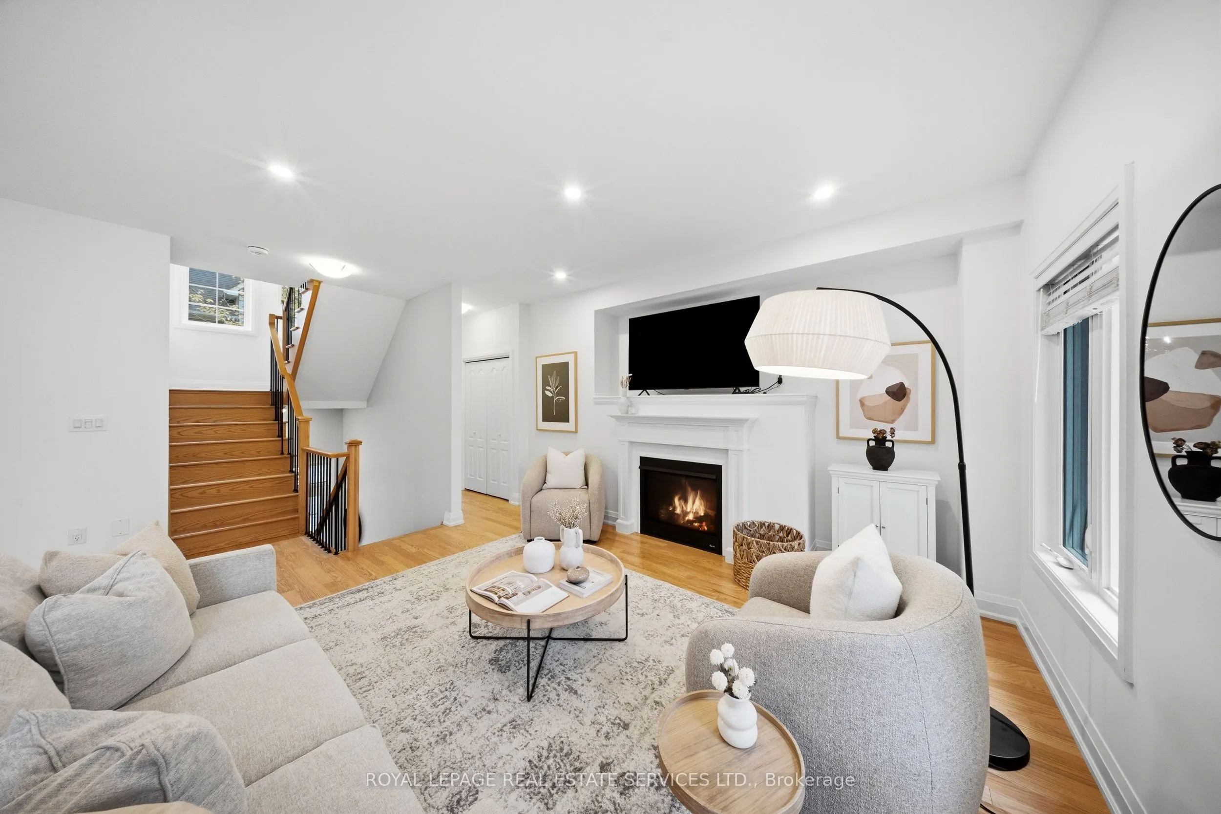 1233 Azinger Lane