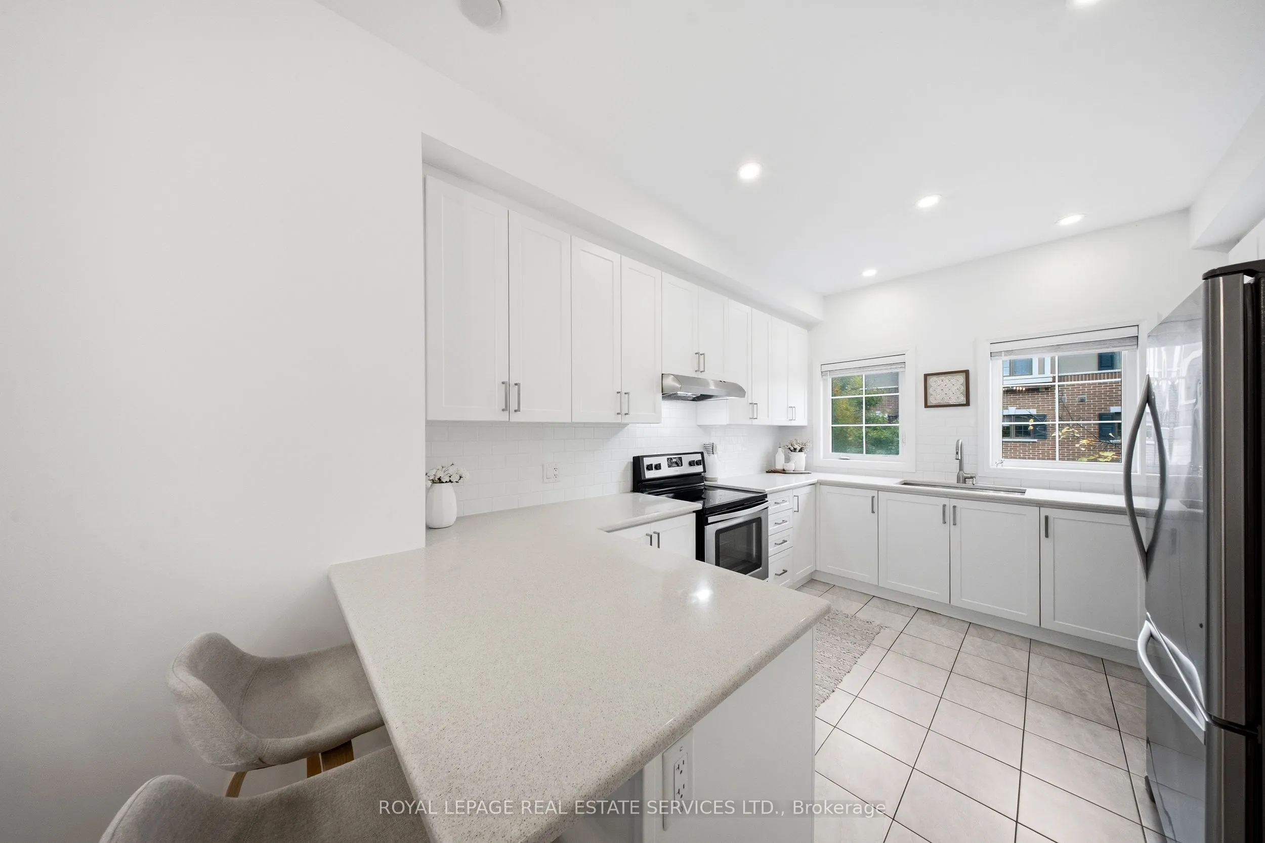 1233 Azinger Lane