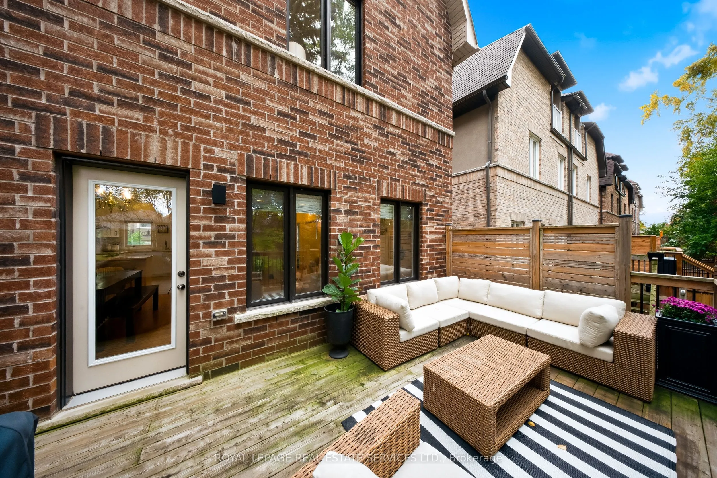 1233 Azinger Lane