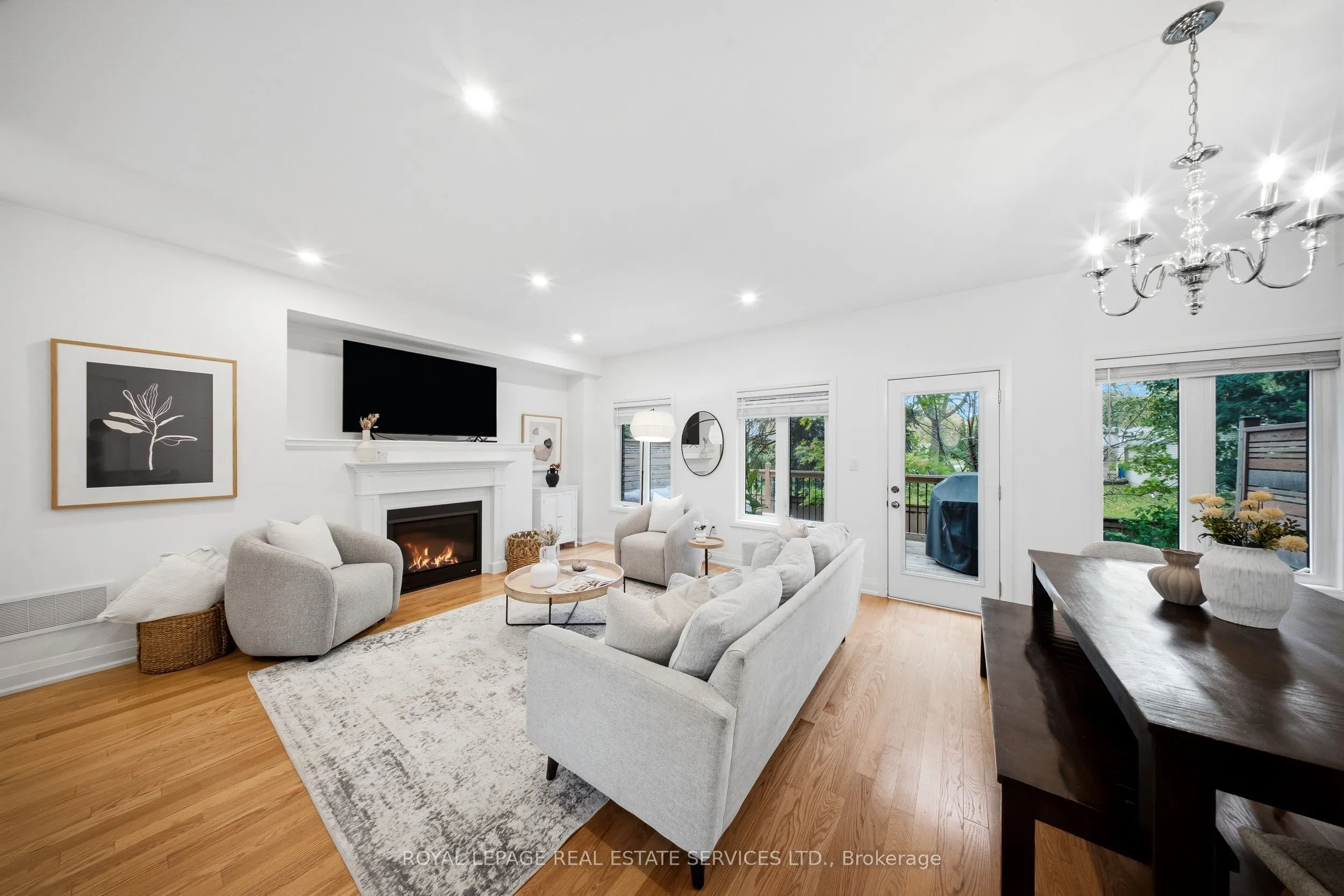 1233 Azinger Lane