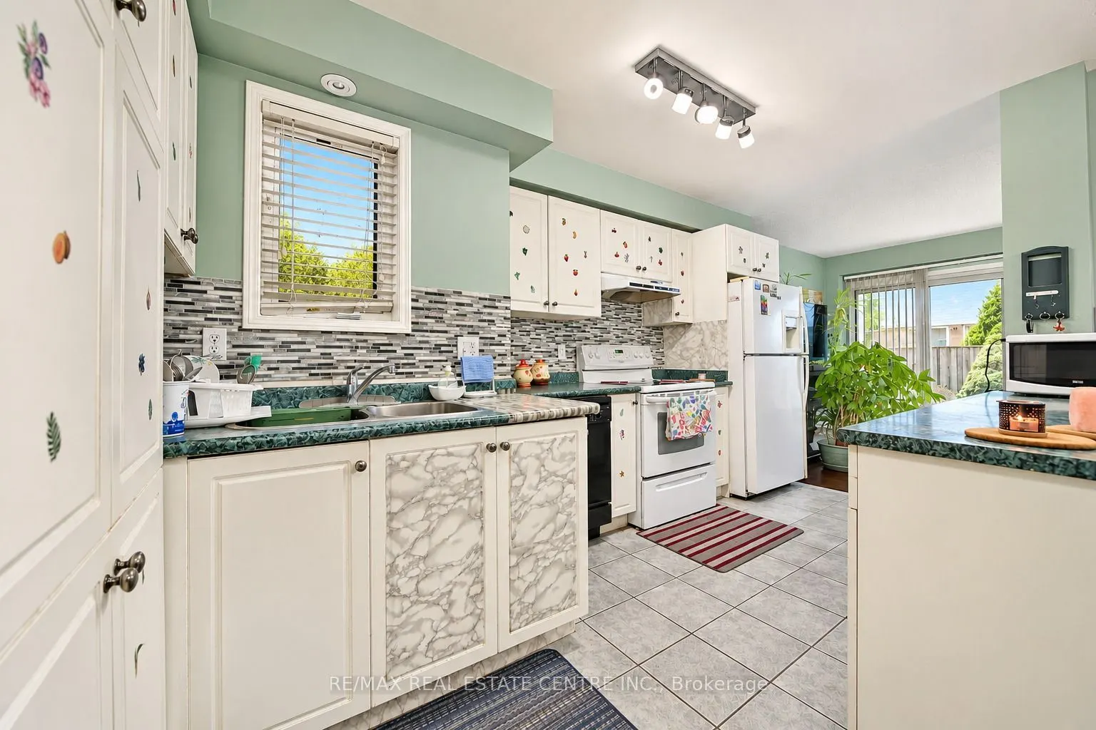180 Cresthaven Road #25