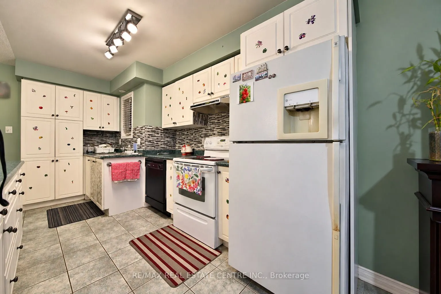 180 Cresthaven Road #25